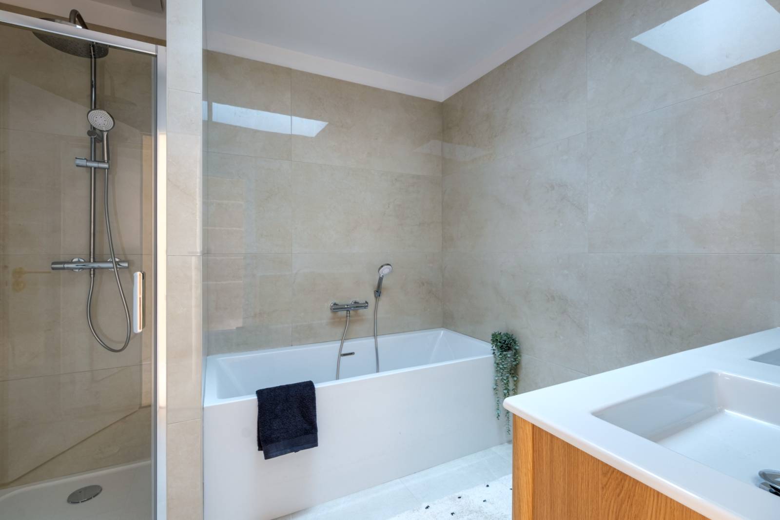 MAISON AVEC 4 CHAMBRES 