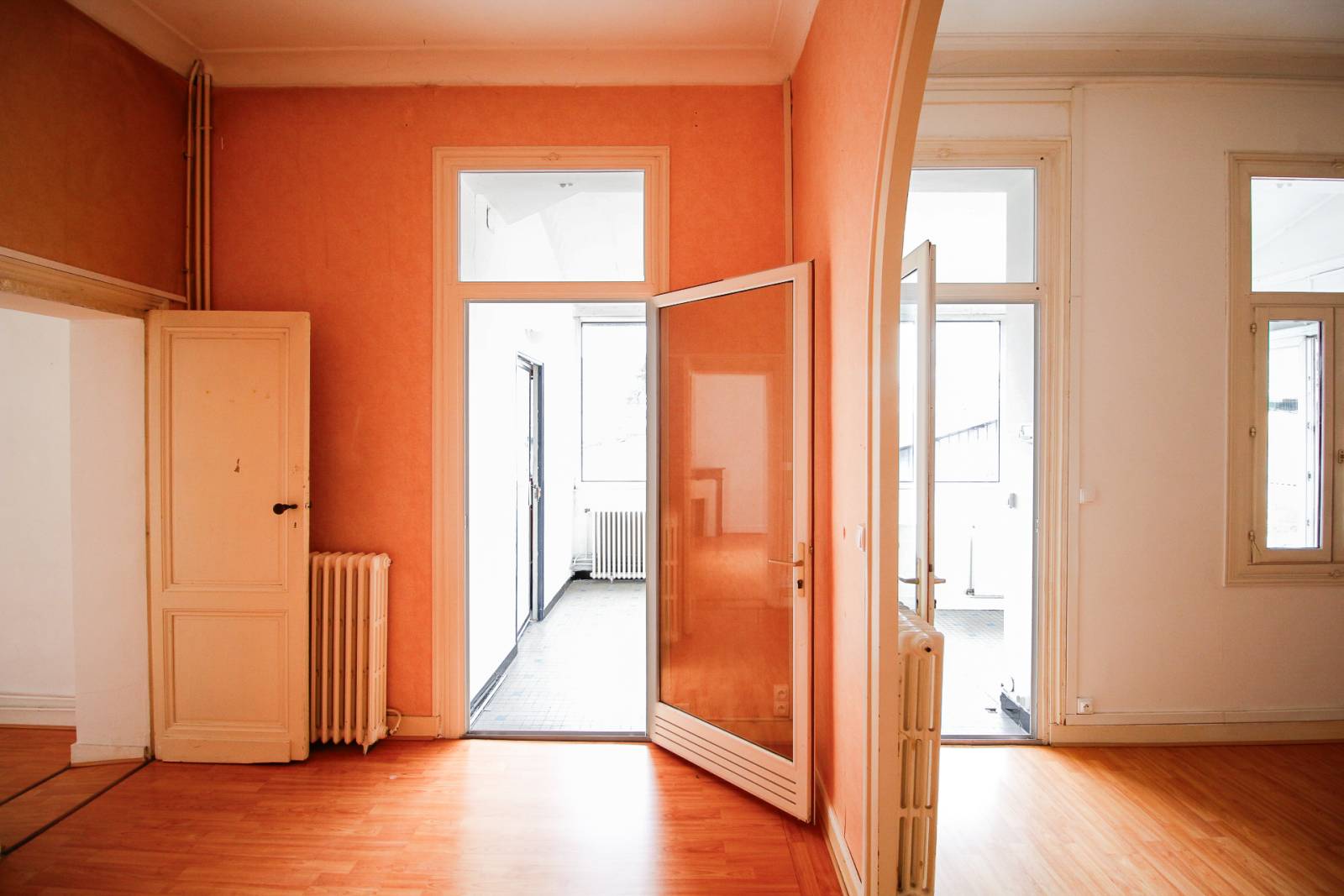 APPARTEMENT A RENOVER AU DERNIER ETAGE