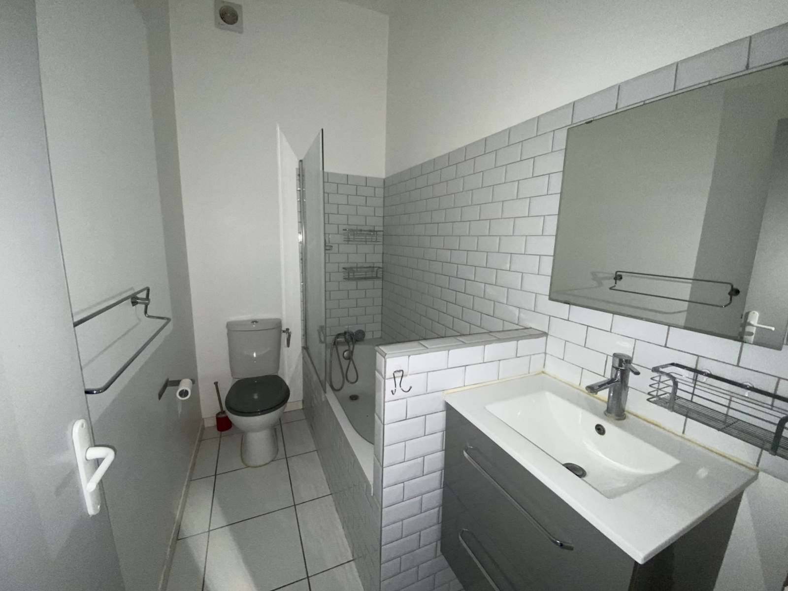 A LOUER STUDIO MEUBLE BORDEAUX - PEY BERLAND 