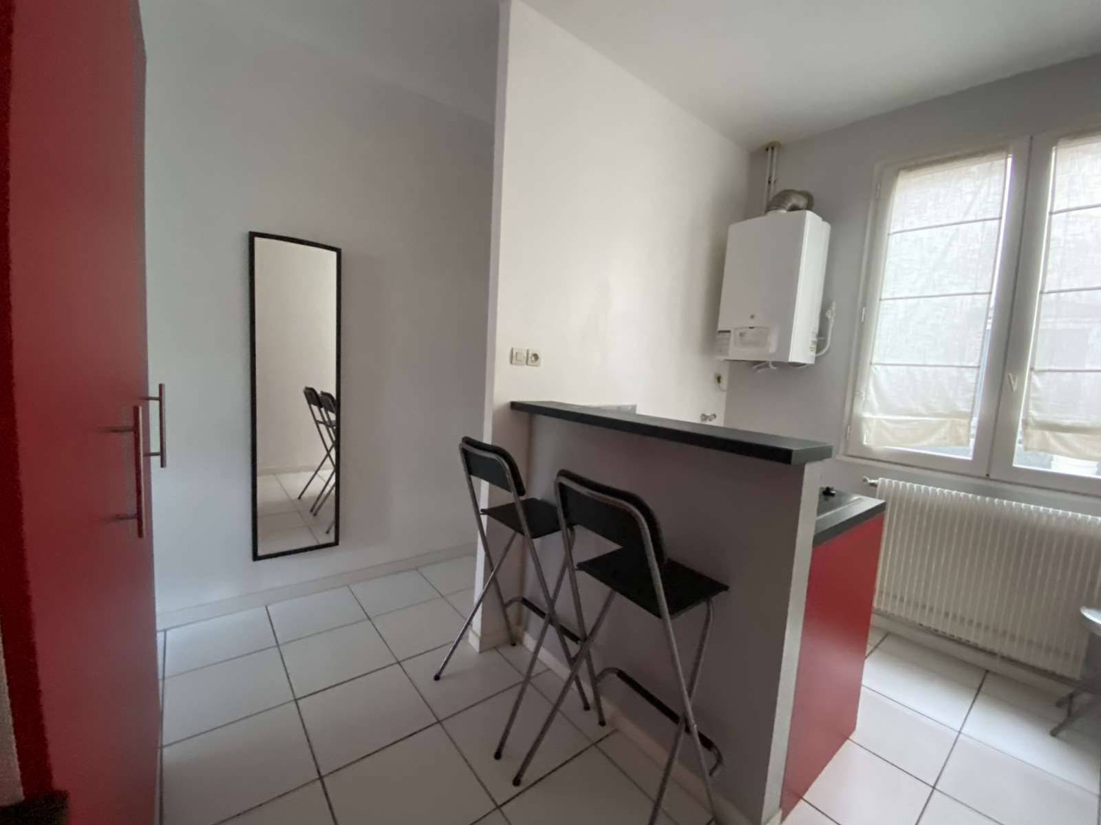 A LOUER STUDIO MEUBLE BORDEAUX - PEY BERLAND 