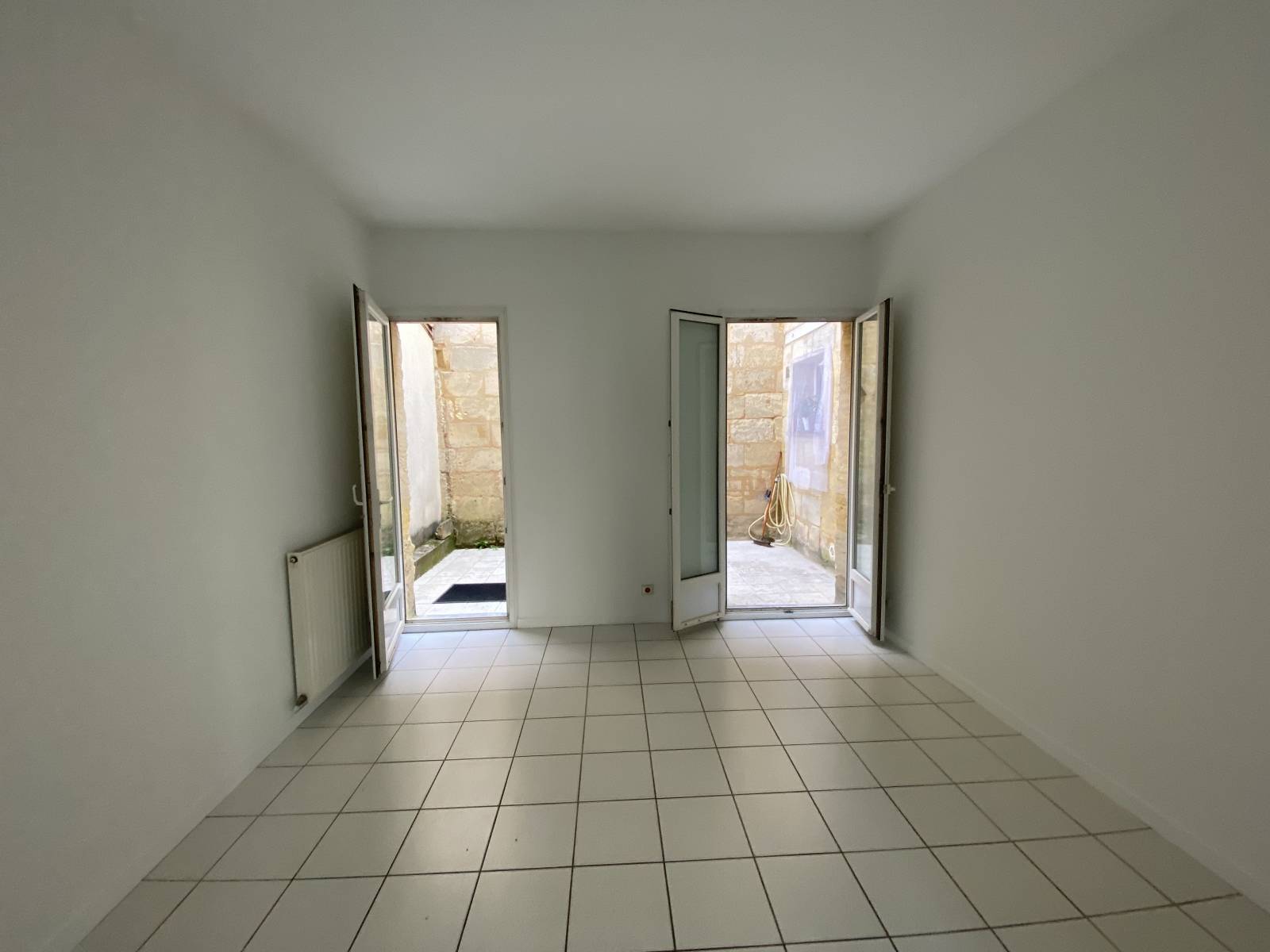 A LOUER MAISON AVEC EXTERIEUR BORDEAUX