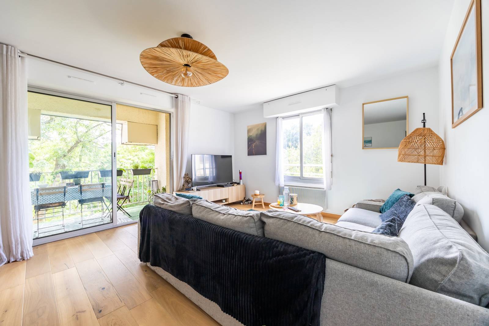 APPARTEMENT BORDEAUX SAINT SEURIN AVEC BALCON