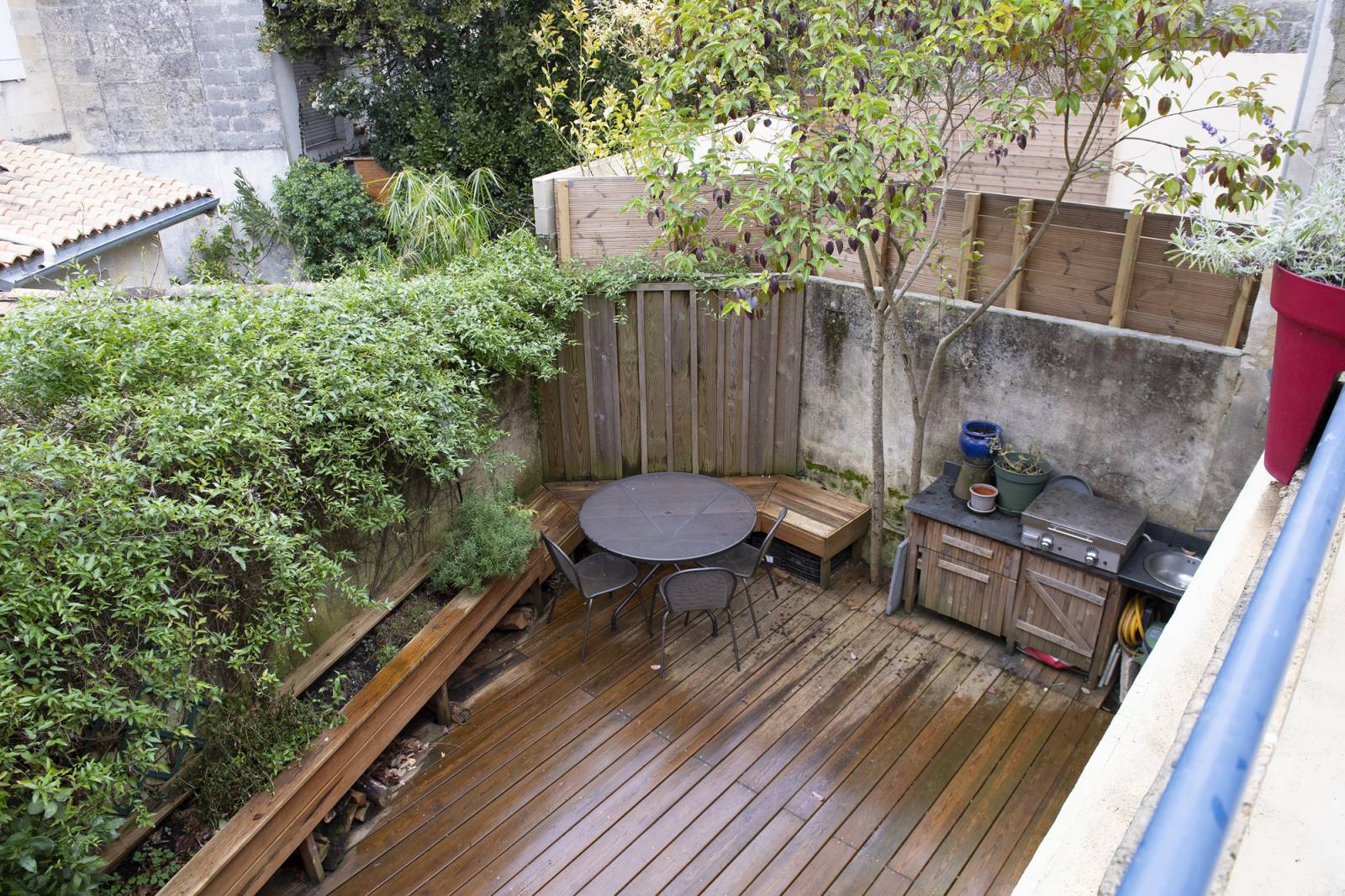 ECHOPPE AVEC JOLIE TERRASSE DE PLAIN PIED