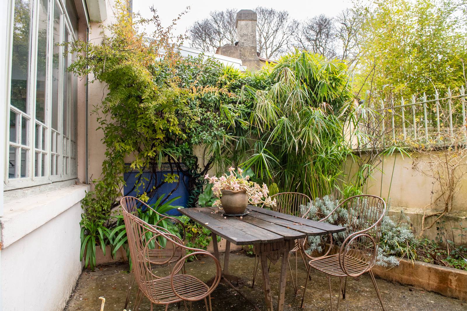 A VENDRE MAISON EN PIERRE 5 CHAMBRES JARDIN DE VILLE ET A L'ETAGE BELLE TERRASSE VUE SUR LES JARDINS