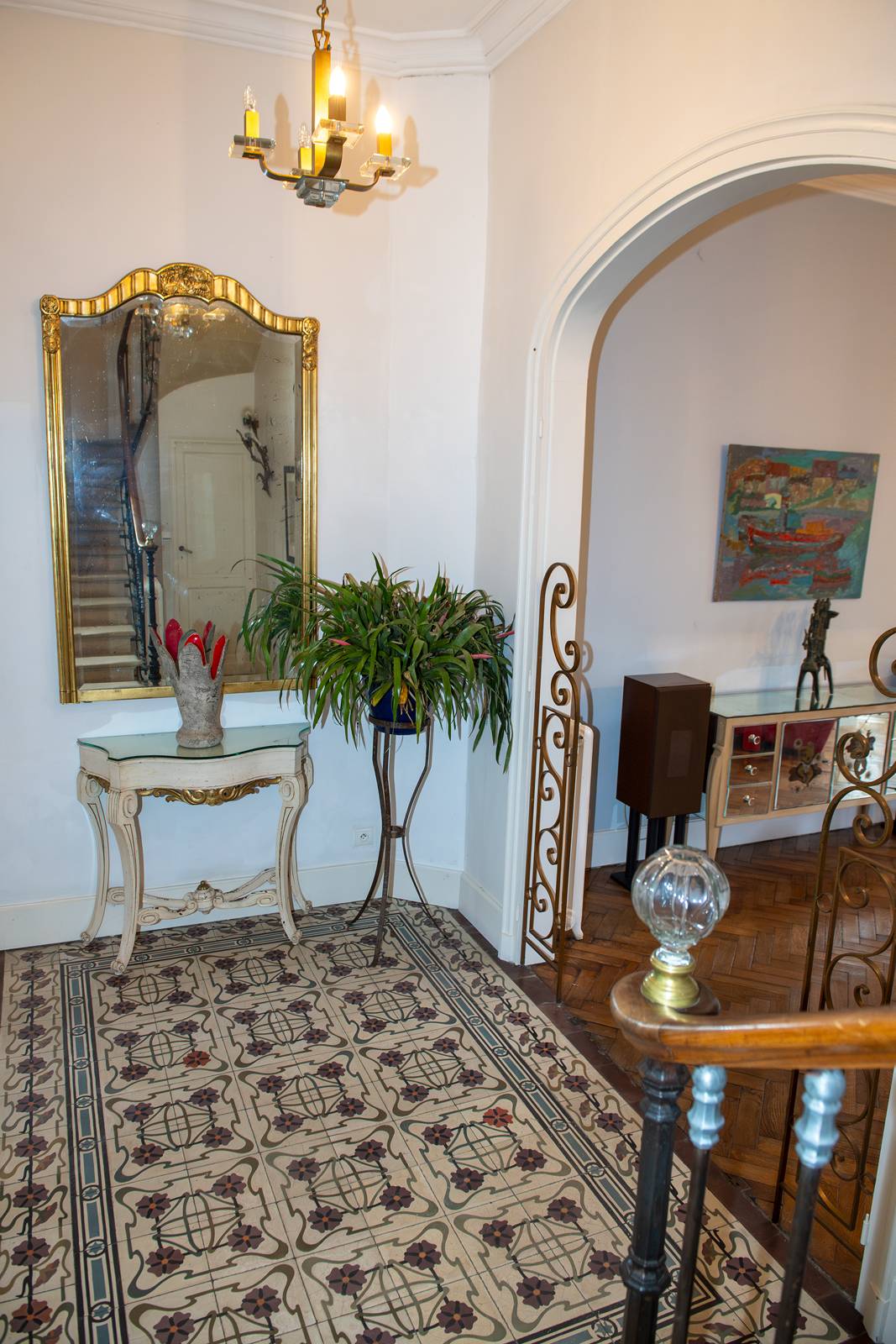 A VENDRE MAISON EN PIERRE 5 CHAMBRES JARDIN DE VILLE ET A L'ETAGE BELLE TERRASSE VUE SUR LES JARDINS