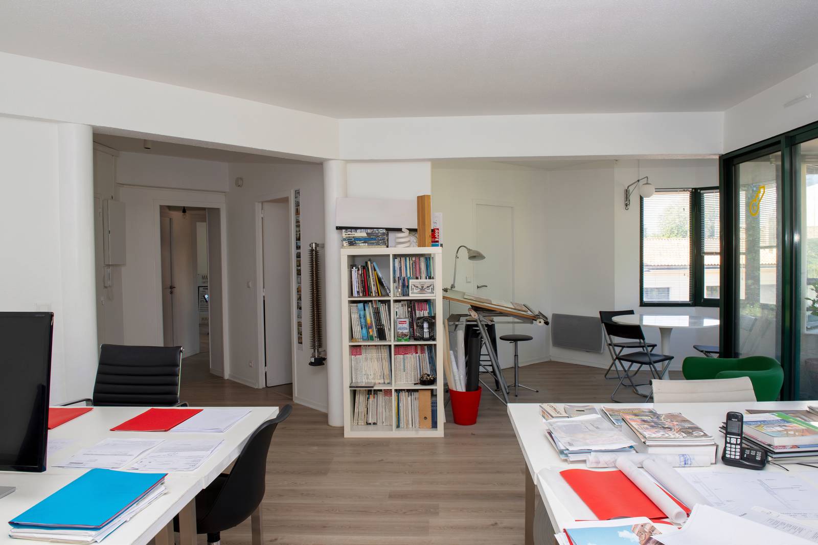 A VENDRE BORDEAUX PARC BORDELAIS APPARTEMENT / BUREAUX DANS UNE RESIDENCE AVEC ASCENSEUR ET VUE SUR LE PARC