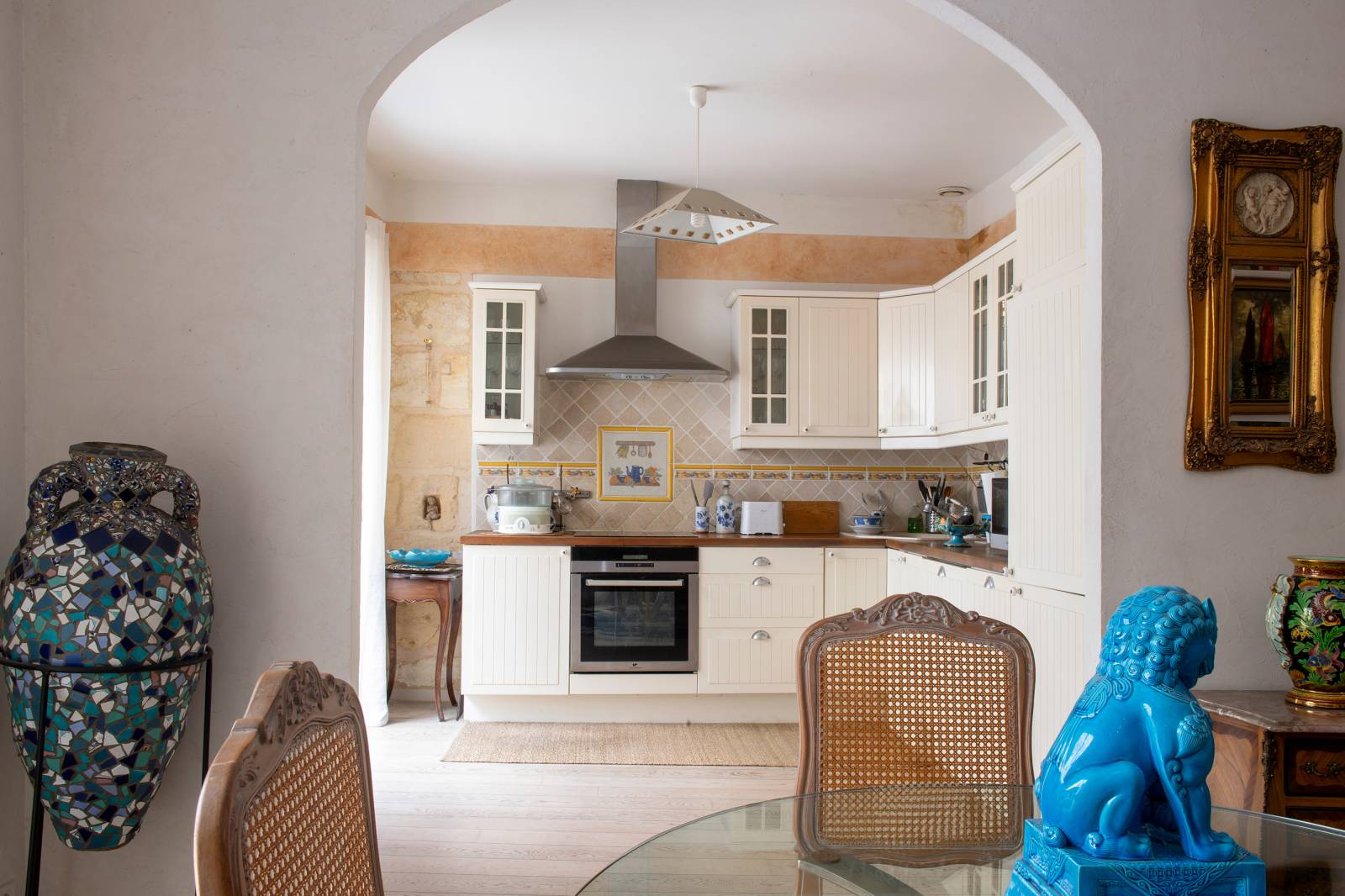 A VENDRE BORDEAUX ENTRE GAMBETTA ET FONDAUDEGE MAISON AVEC GARAGE DANS UNE RUE CALME