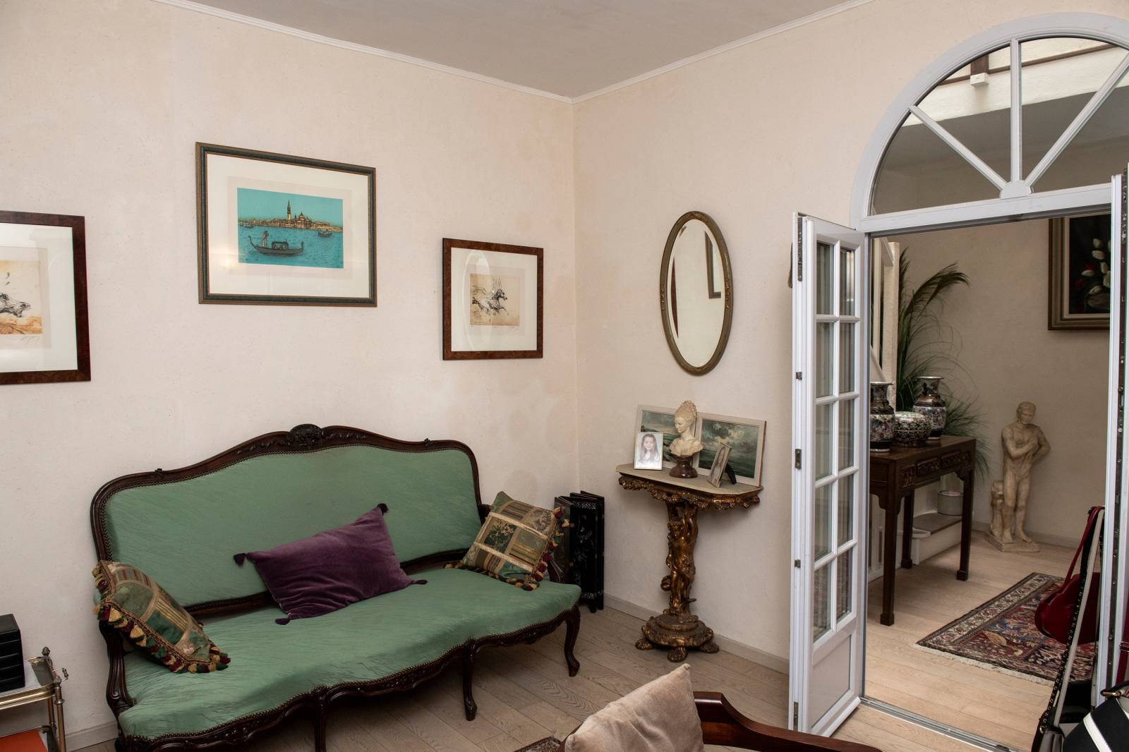 A VENDRE BORDEAUX ENTRE GAMBETTA ET FONDAUDEGE MAISON AVEC GARAGE DANS UNE RUE CALME