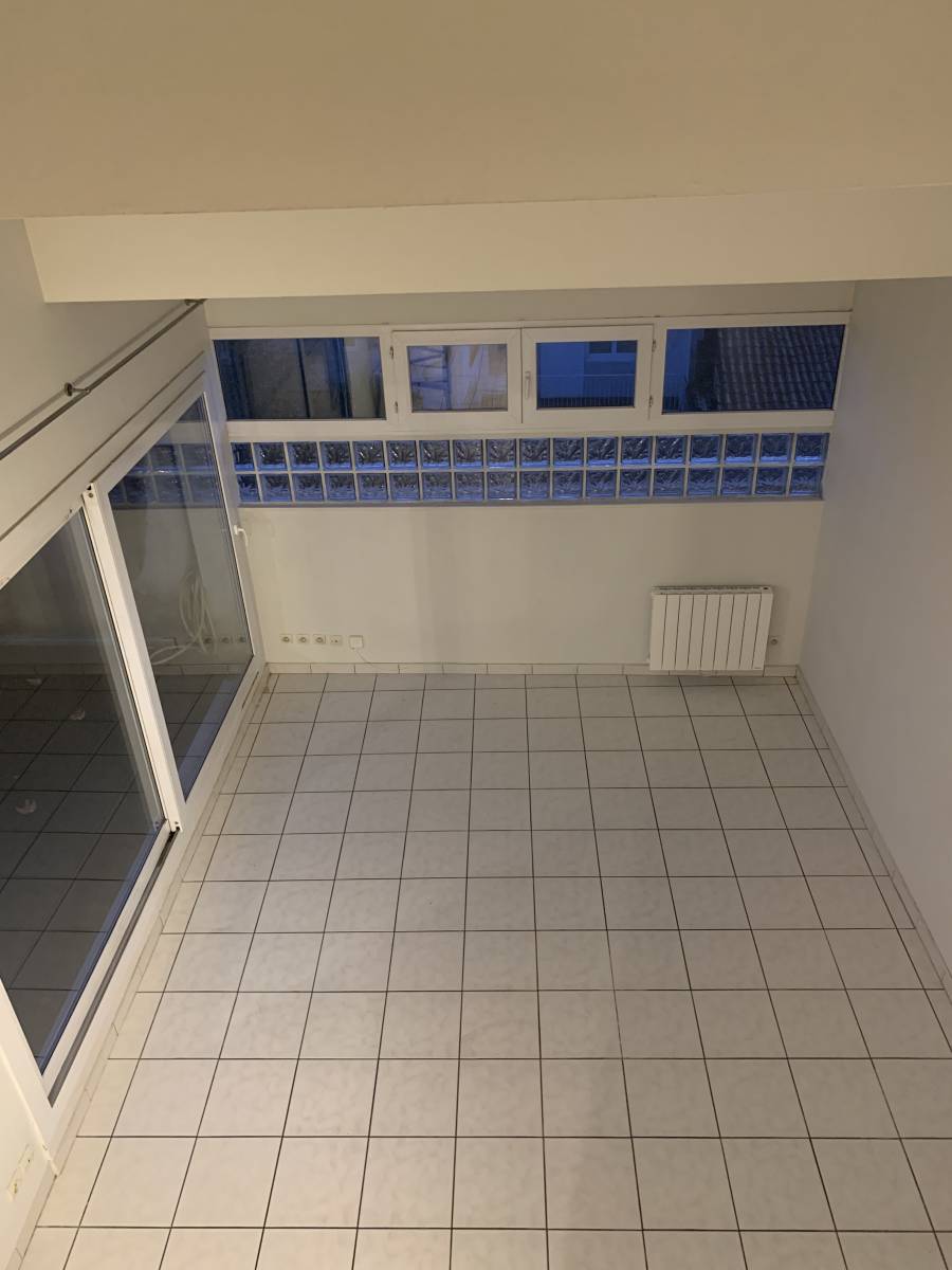 A LOUER APPARTEMENT T3 AVEC TERRASSE BORDEAUX - SAINT SEURIN 