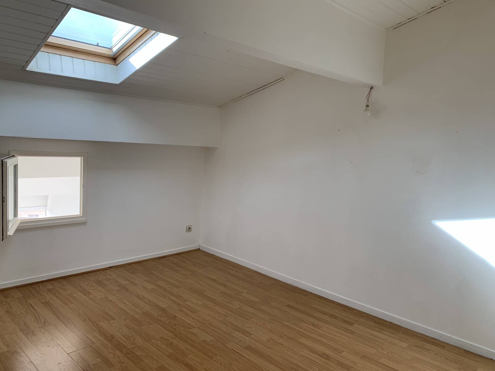 A LOUER APPARTEMENT T3 AVEC TERRASSE BORDEAUX - SAINT SEURIN 