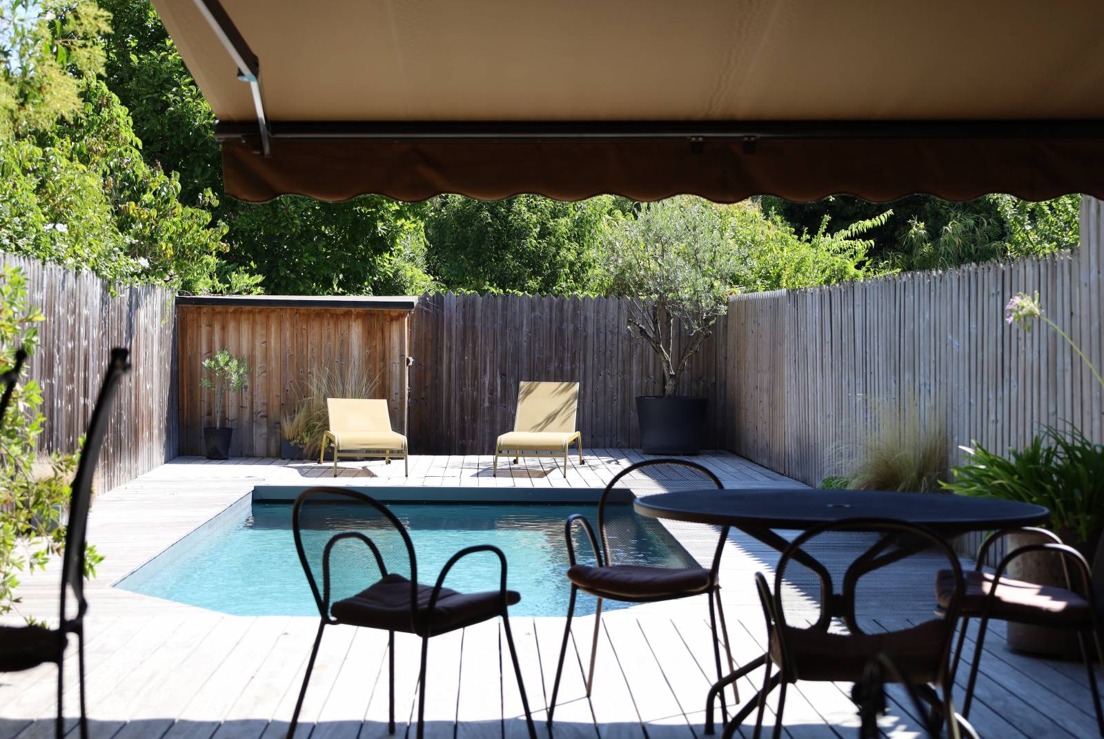 a vendre echoppe bordeaux maison en pierre jardin trois chambres