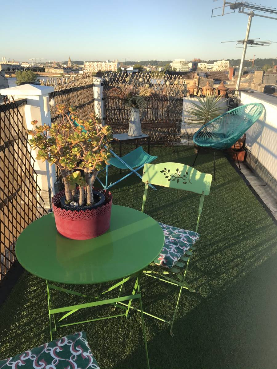 A VENDRE APPARTEMENT 3 CHAMBRES AVEC TERRASSE DANS BORDEAUX QUARTIER SAINT MICHEL
