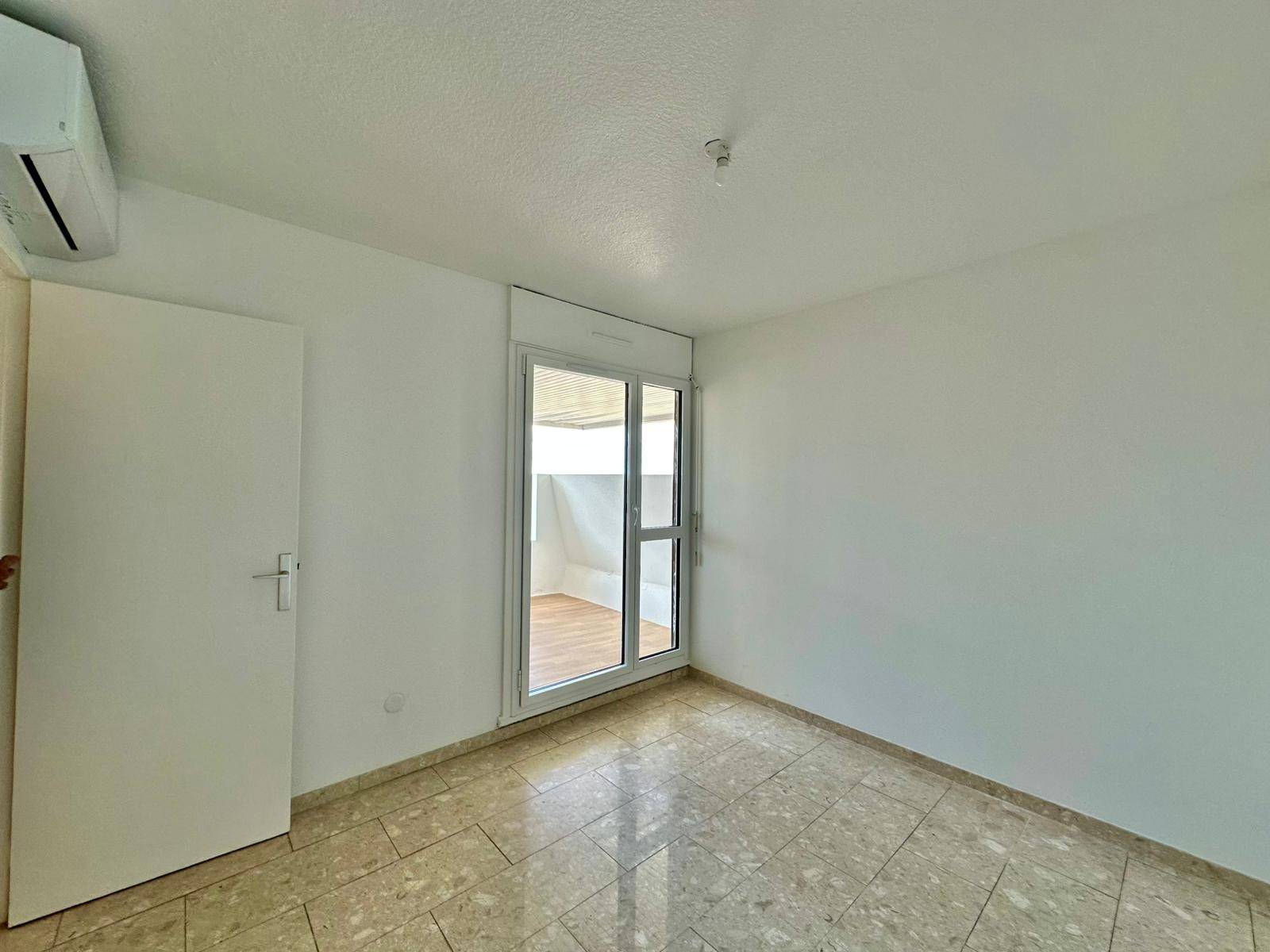 Location T3 Bordeaux Mériadeck – Appartement lumineux avec loggia et bureau