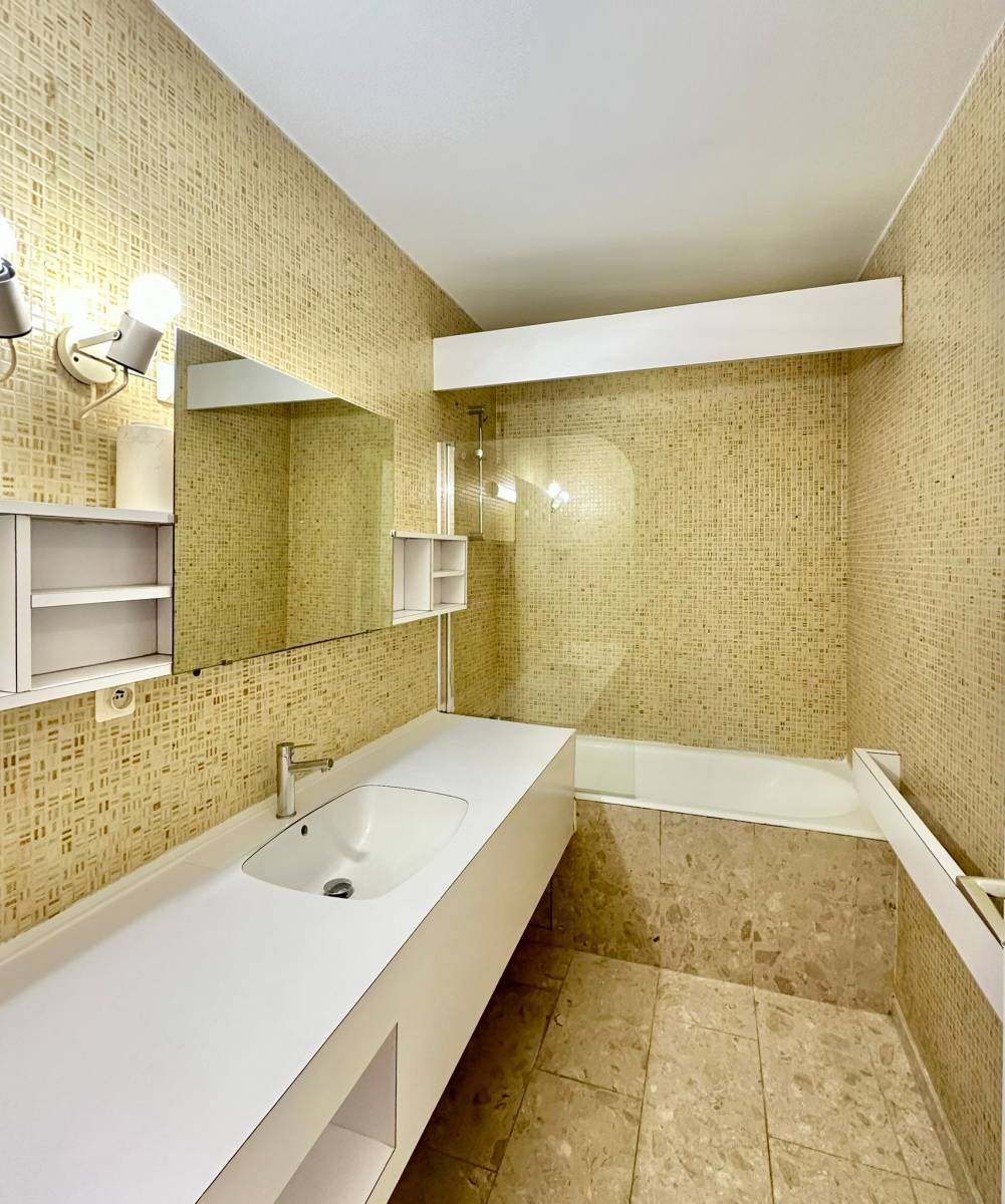 Location T3 Bordeaux Mériadeck – Appartement lumineux avec loggia et bureau