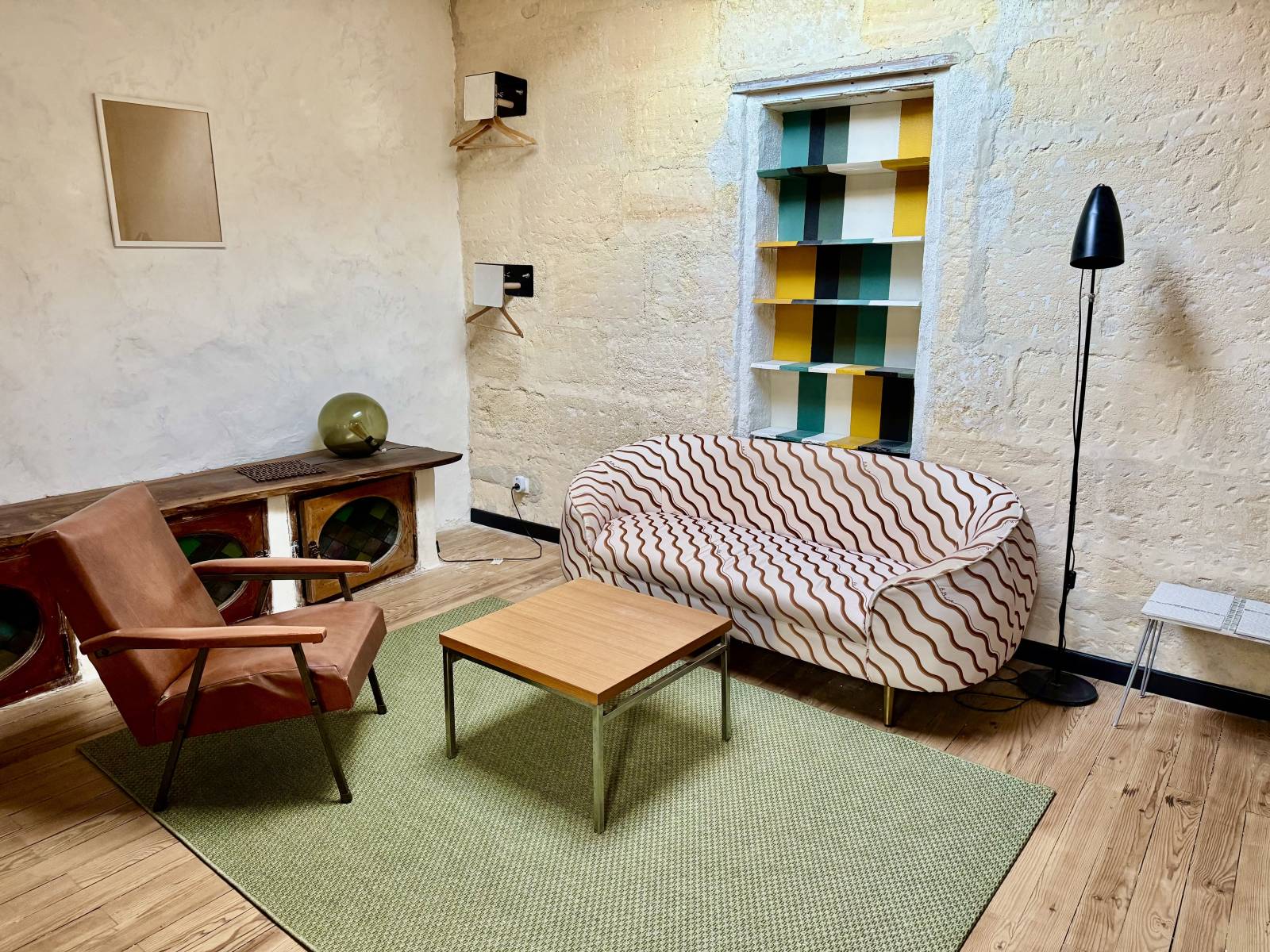 Appartement  T2-Bis - meublé de 53 m² avec poêle à bois et deux salles d’eau à louer à Bordeaux