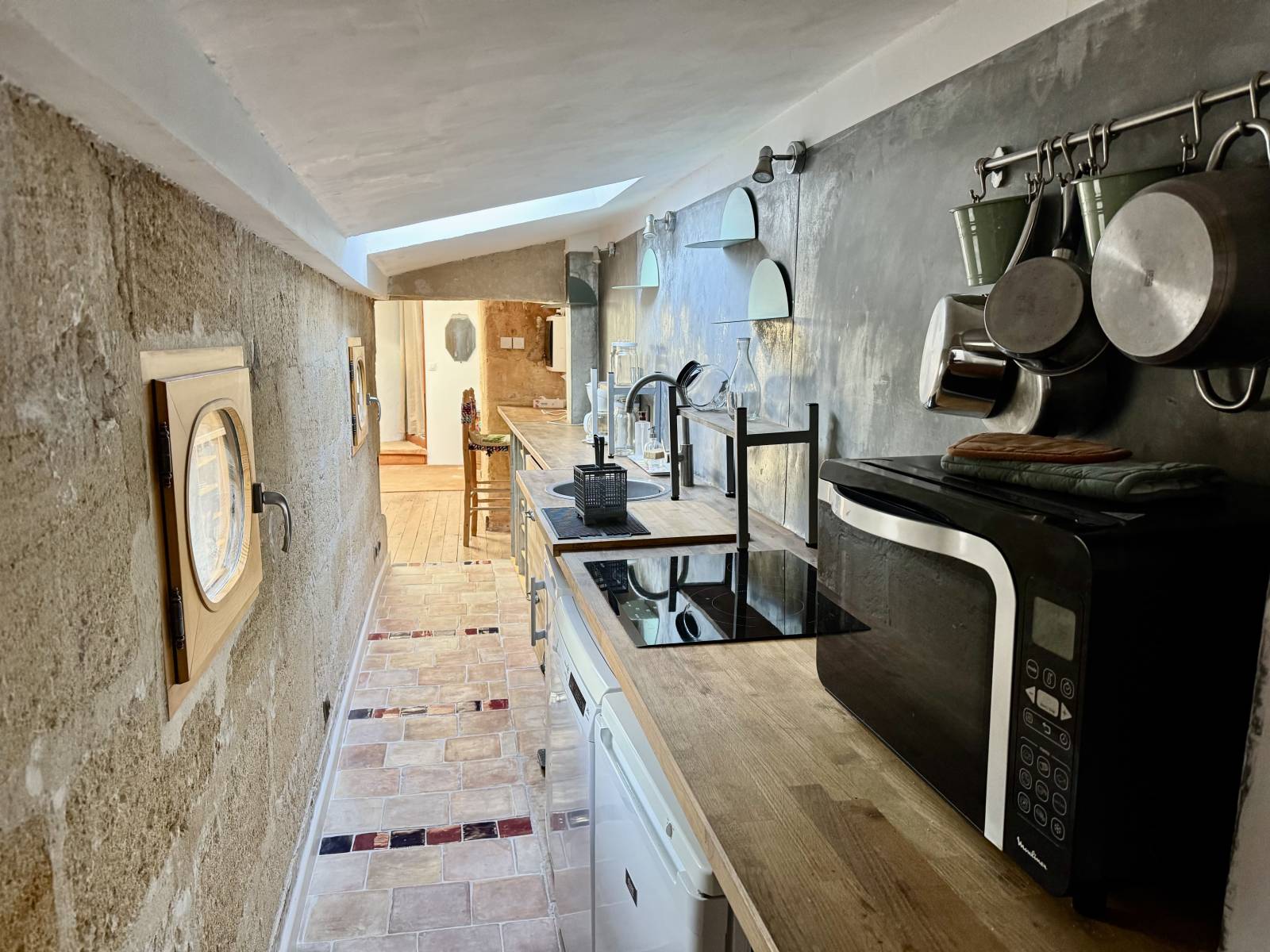 Appartement  T2-Bis - meublé de 53 m² avec poêle à bois et deux salles d’eau à louer à Bordeaux