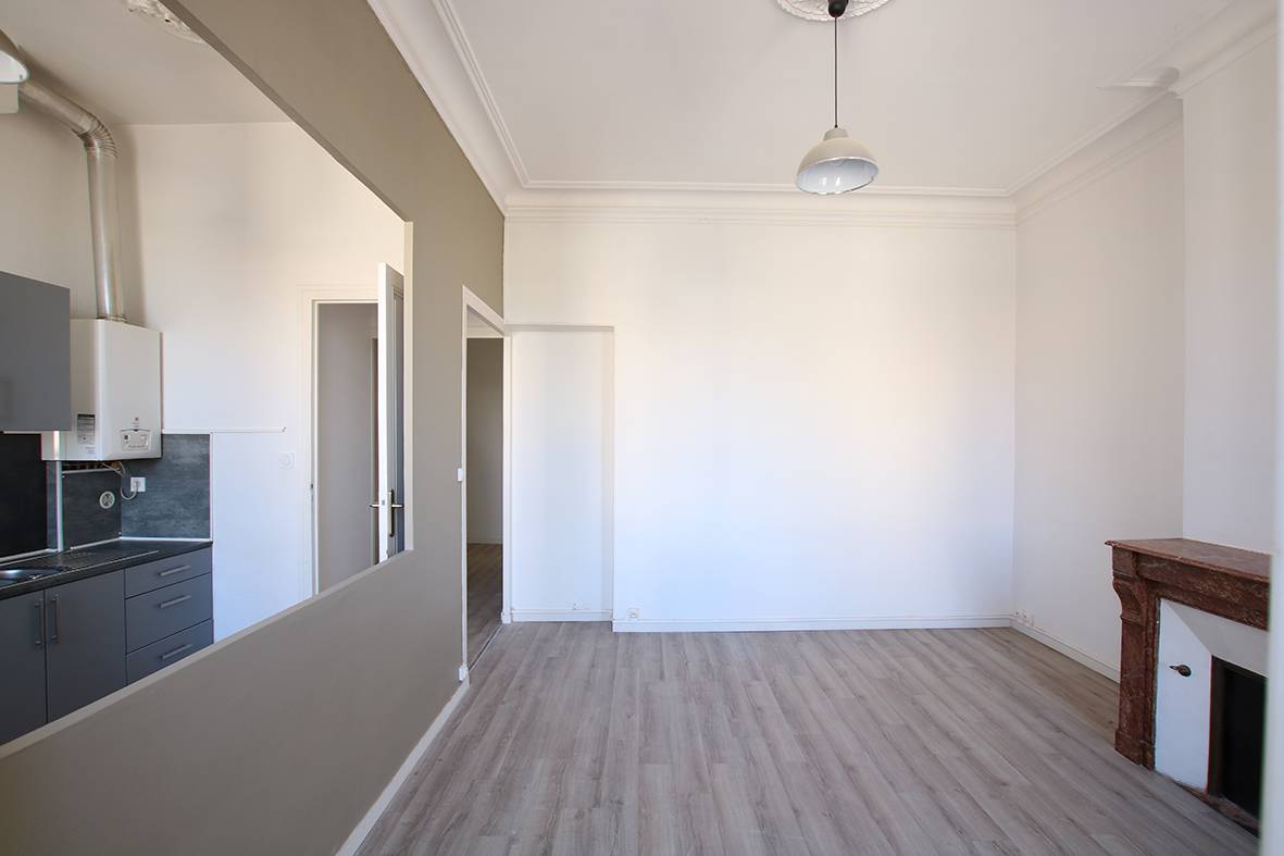 A VENDRE APPARTEMENT BORDELAIS AVEC DU CHARME