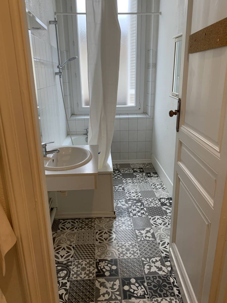 Appartement T3 de charme à louer à Bordeaux centre – Place Gambetta – Parking