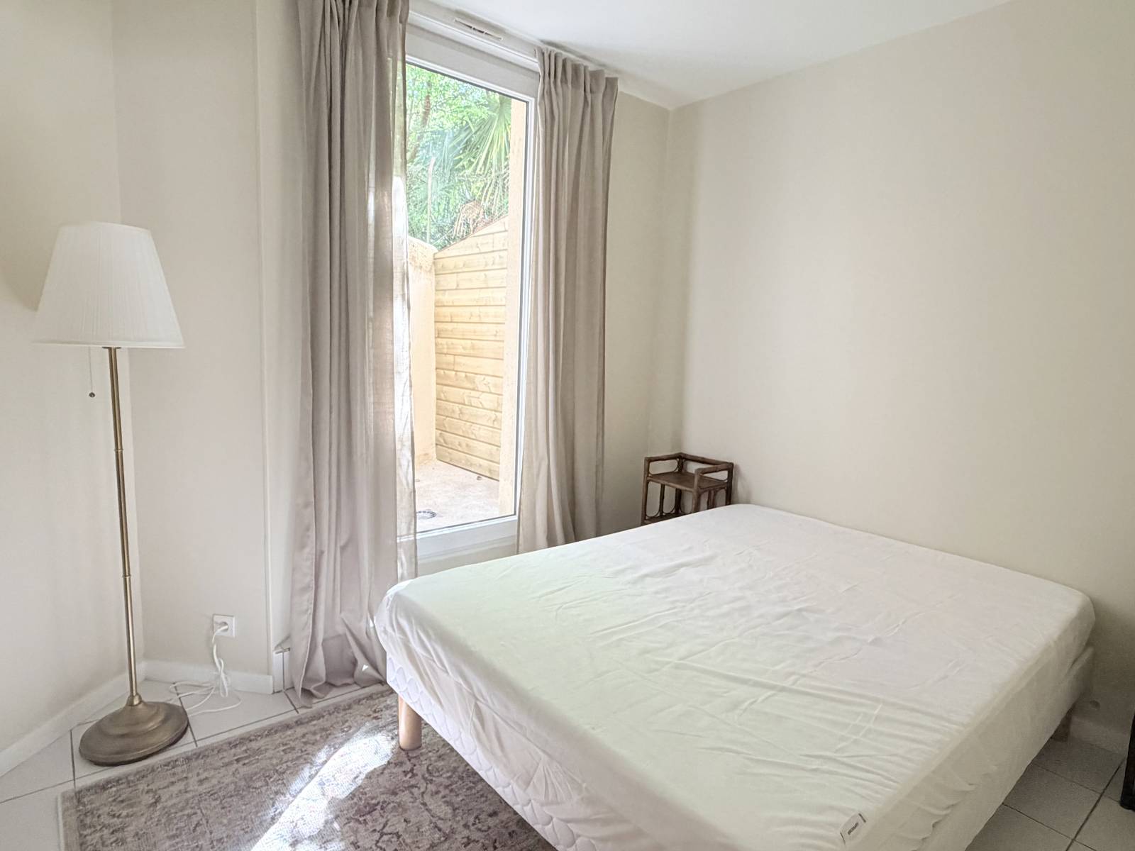 Location T2 meublé Bordeaux centre – 38m² avec cour privative –  rue de Pessac