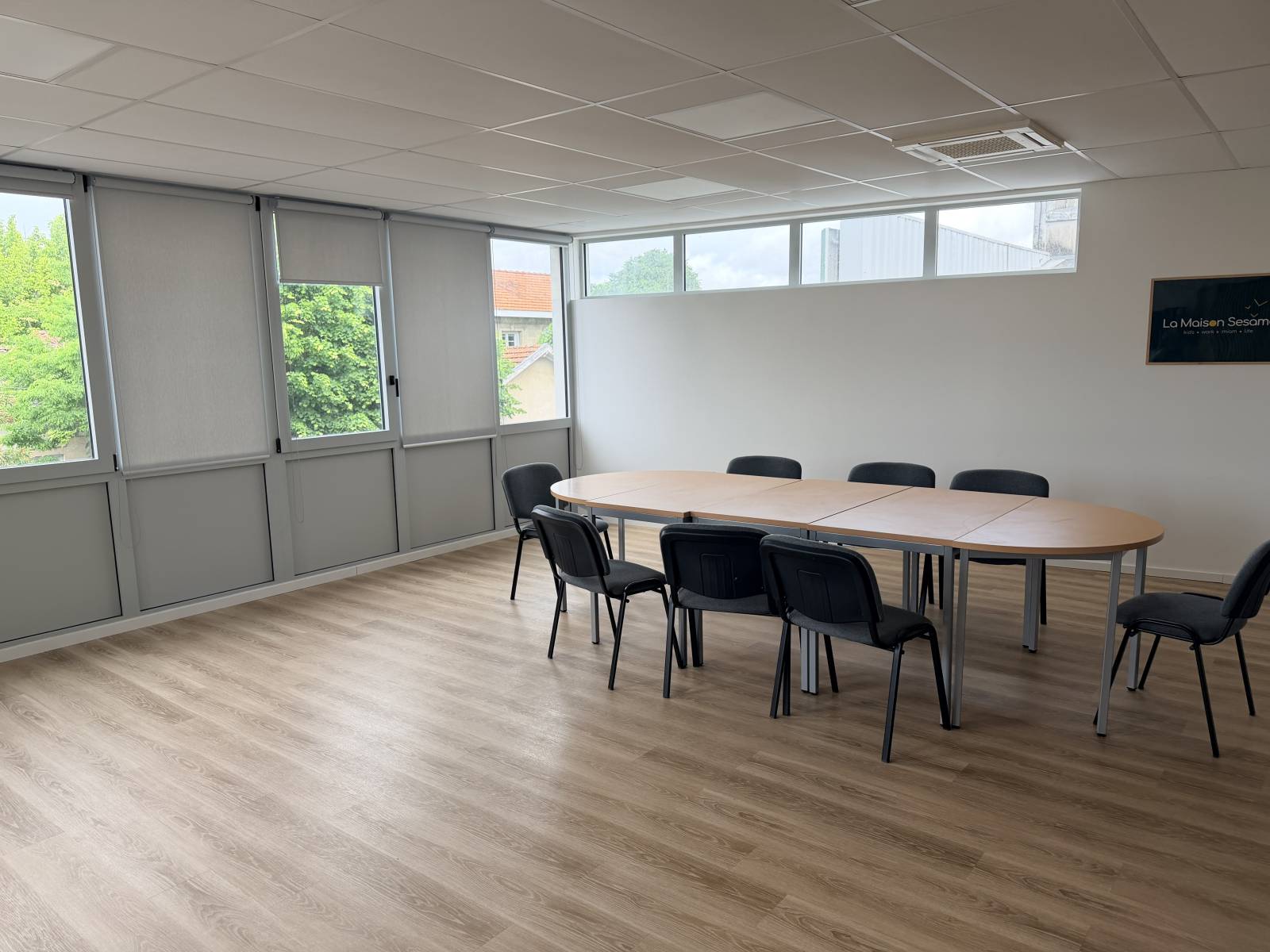 Location bureau / salle de réunion 50 m²-LE BOUSCAT