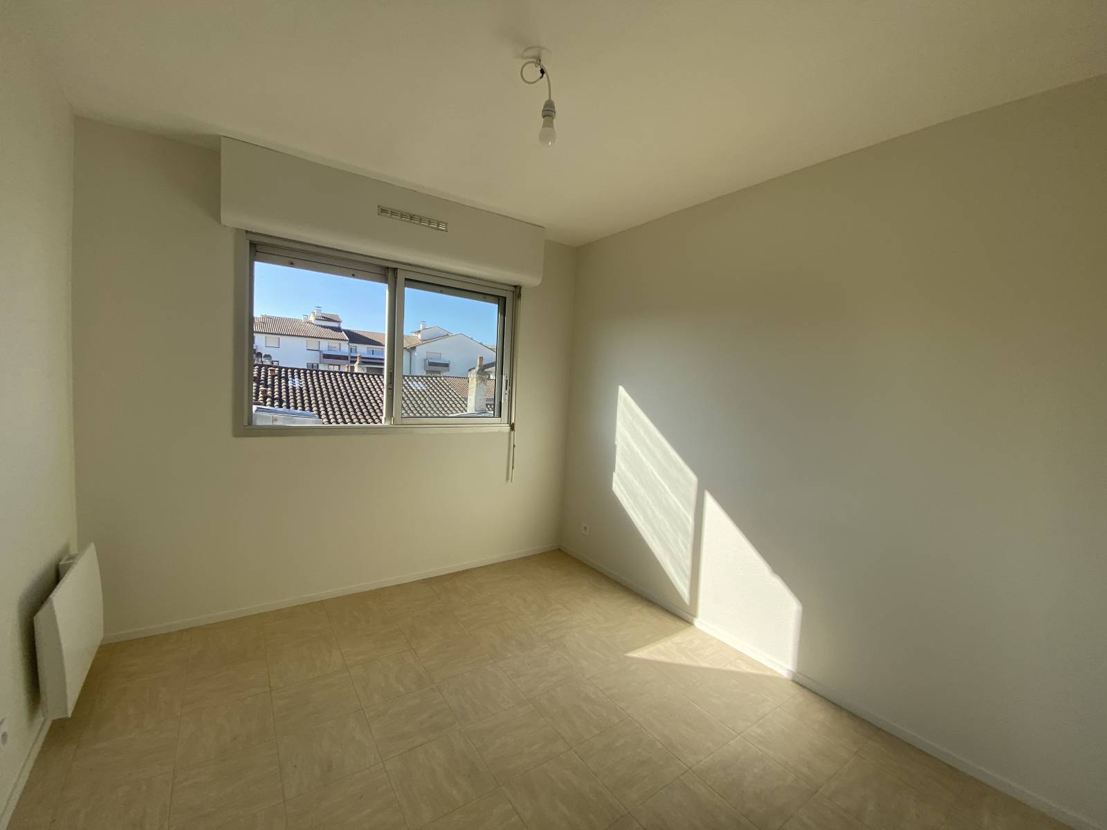 A LOUER APPARTEMENT T2 BORDEAUX - VICTOIRE 