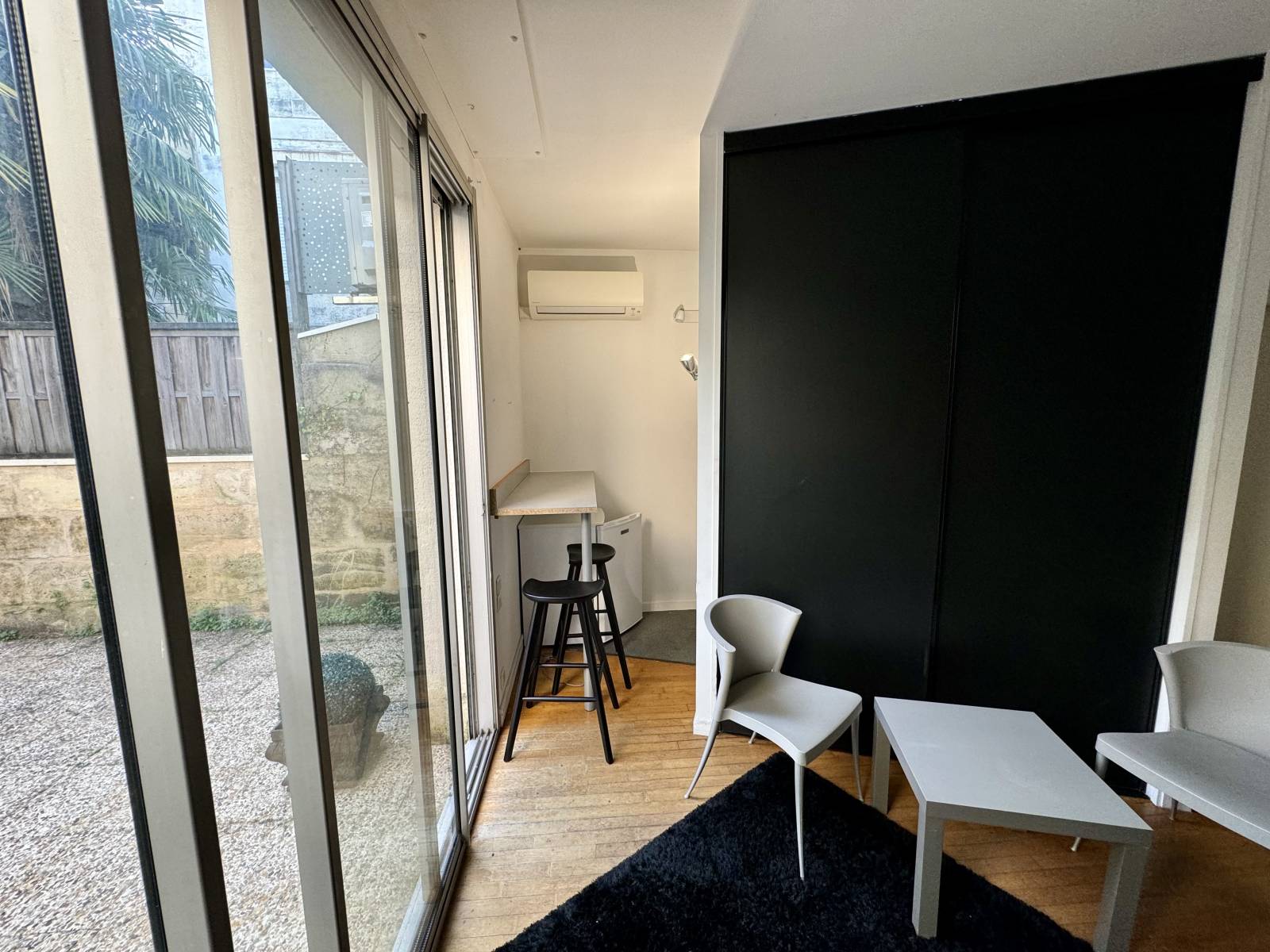 T1 Meublé FONDAUDEGE St SEURIN-FONDAUDEGE TERRASSE