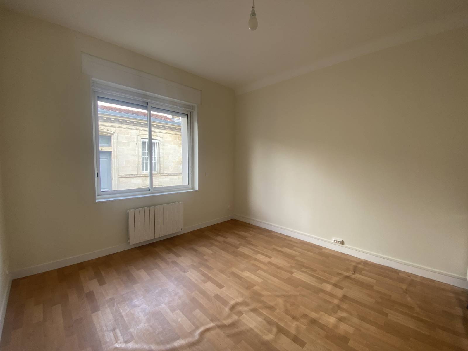 A LOUER APPARTEMENT T2 BORDEAUX - SAINT SEURIN 