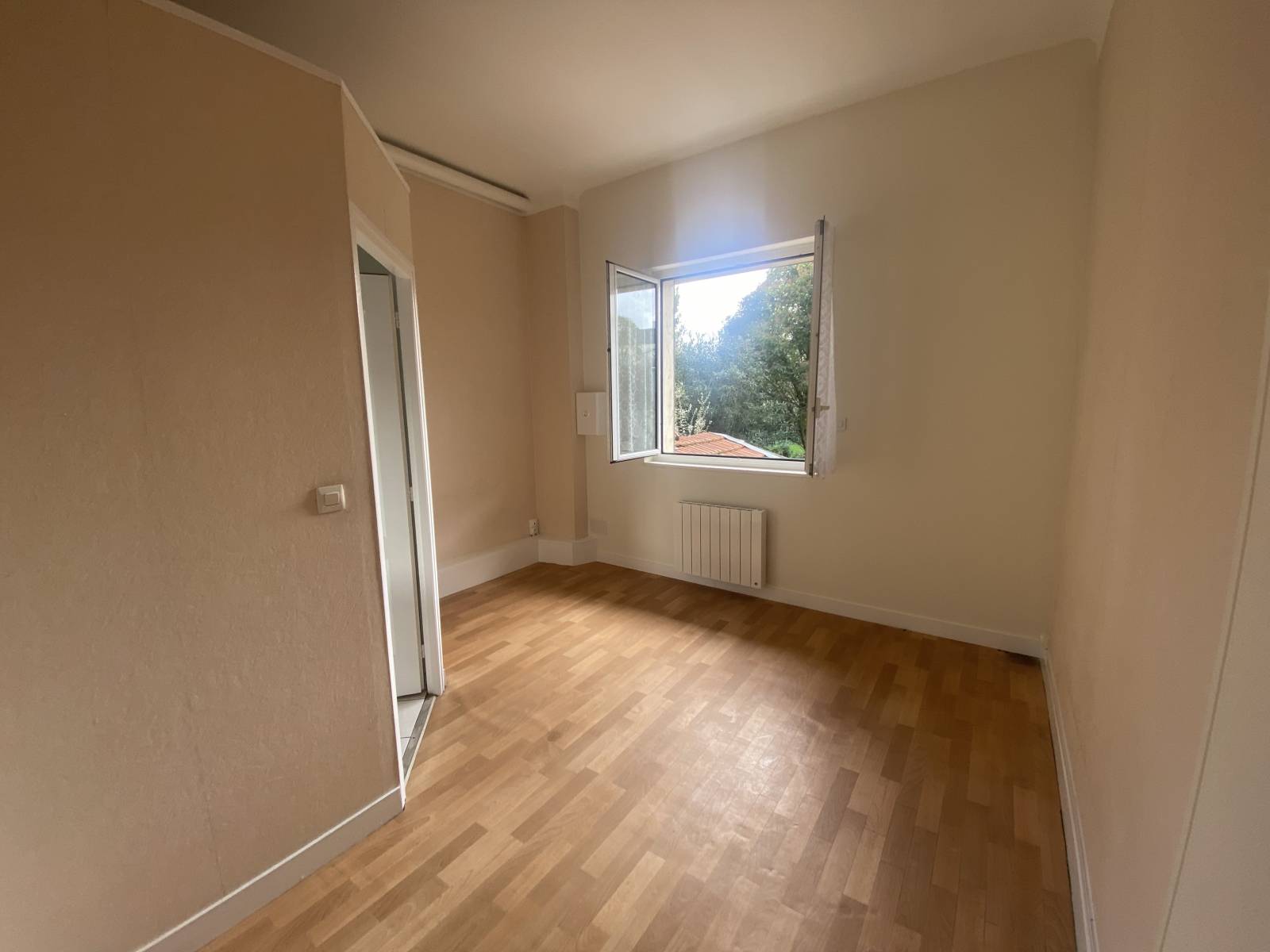 A LOUER APPARTEMENT T2 BORDEAUX - SAINT SEURIN 