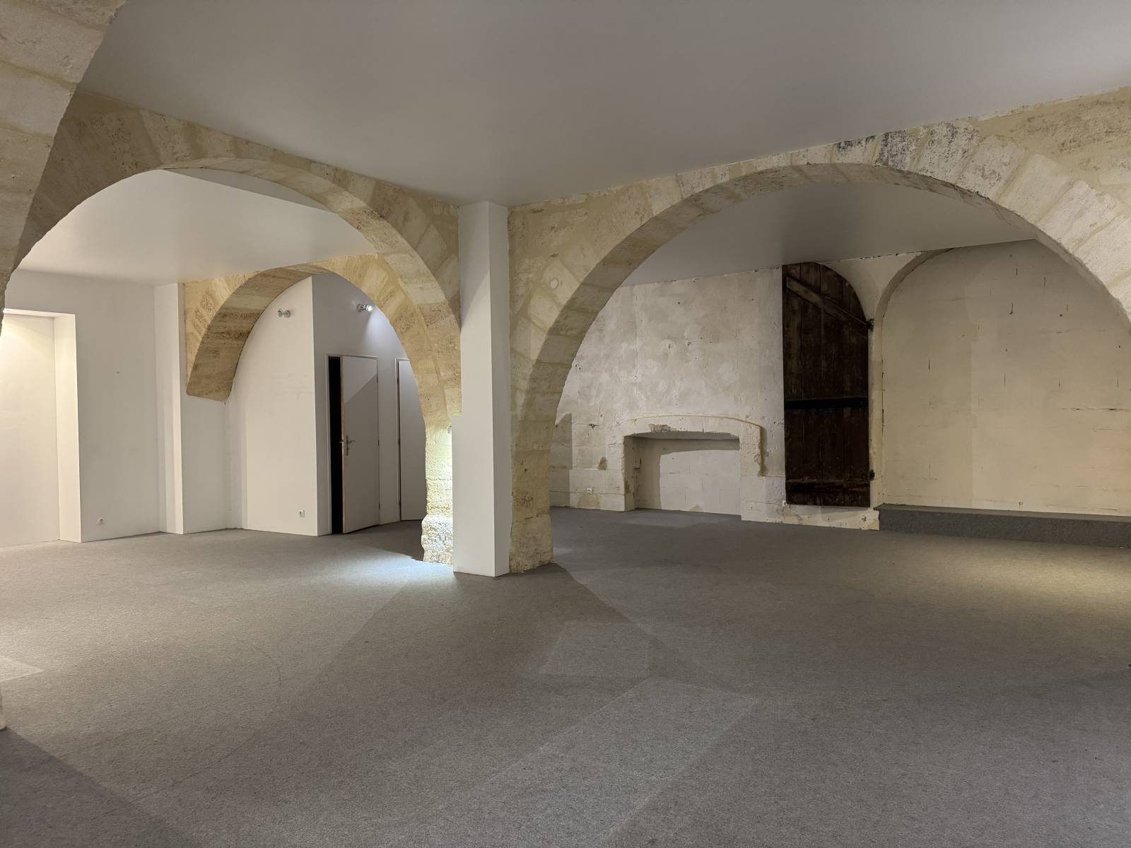 Local Commercial d'Exception 133m² - Chais Réhabilité - Bordeaux Centre