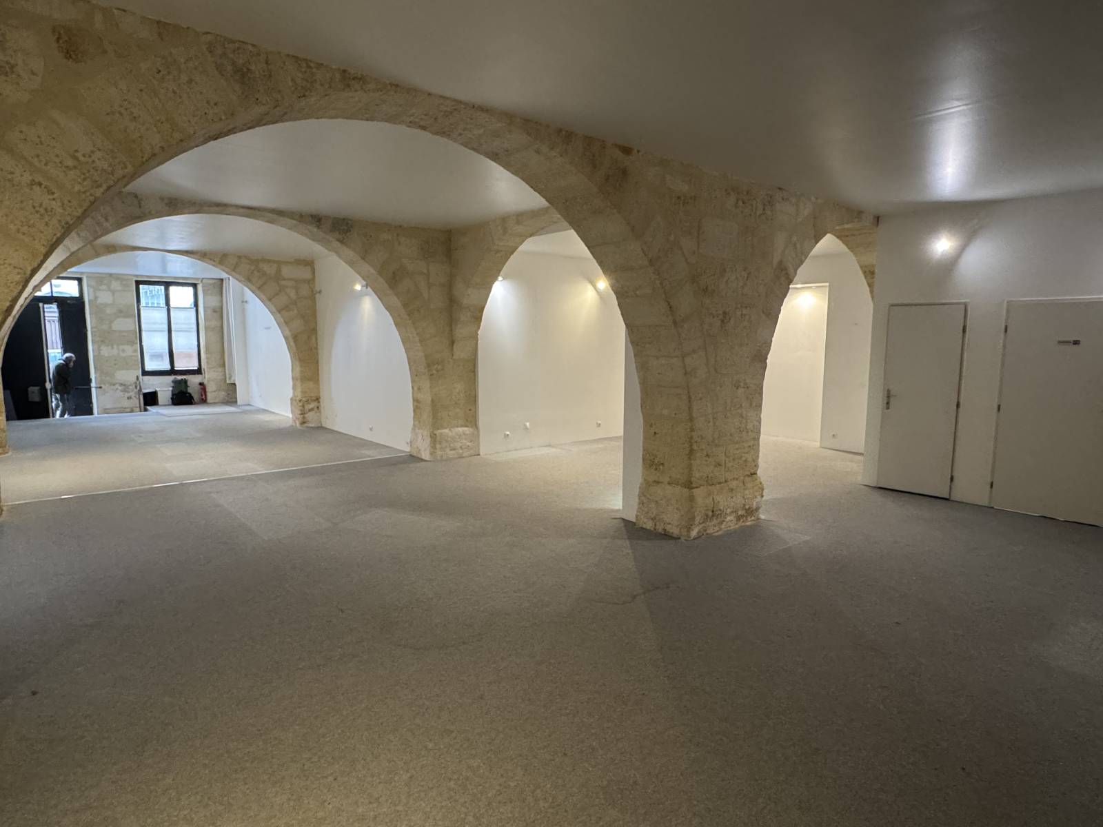 Local Commercial d'Exception 133m² - Chais Réhabilité - Bordeaux Centre