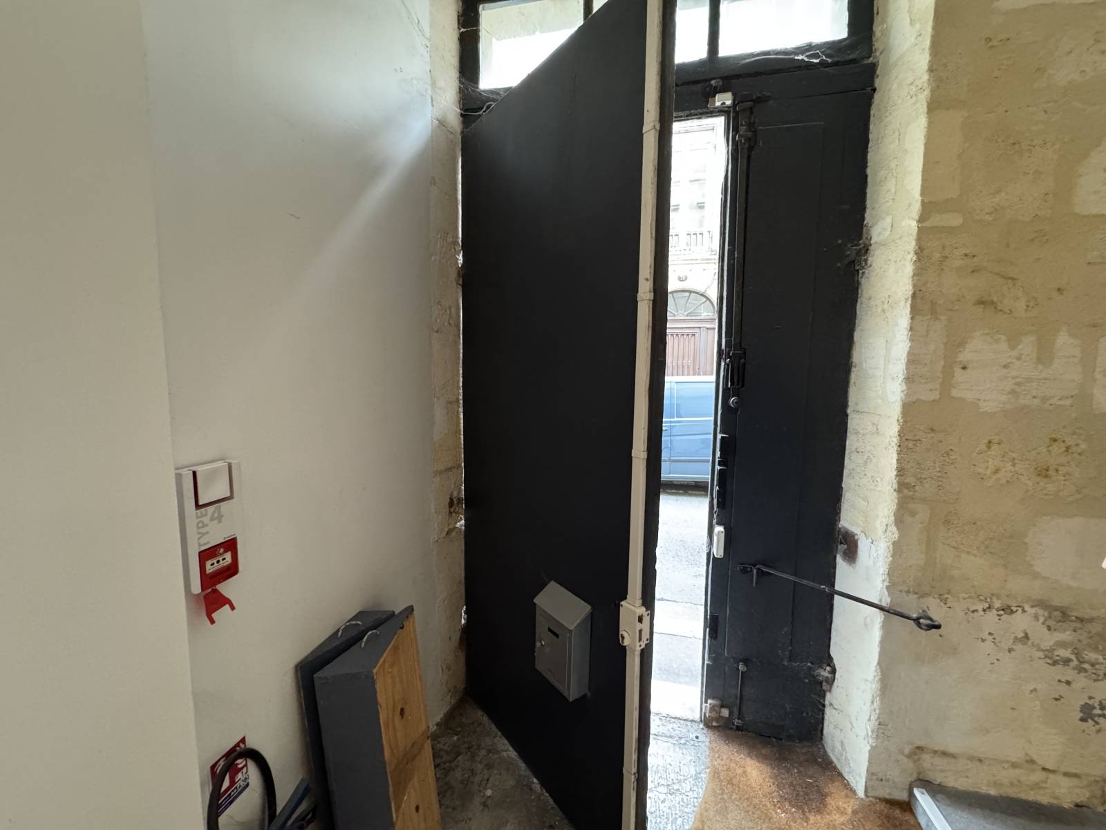 Local Commercial d'Exception 133m² - Chais Réhabilité - Bordeaux Centre