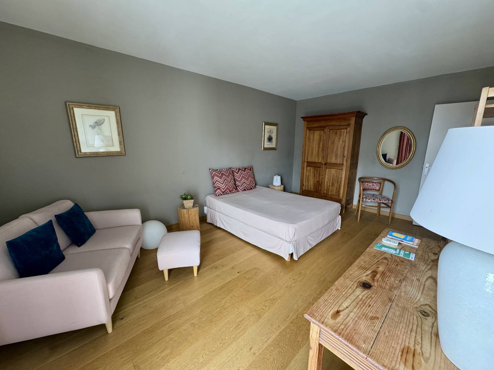 LOCATION T1 MEUBLÉ - Parking – BORDEAUX CENTRE- Saint GENES