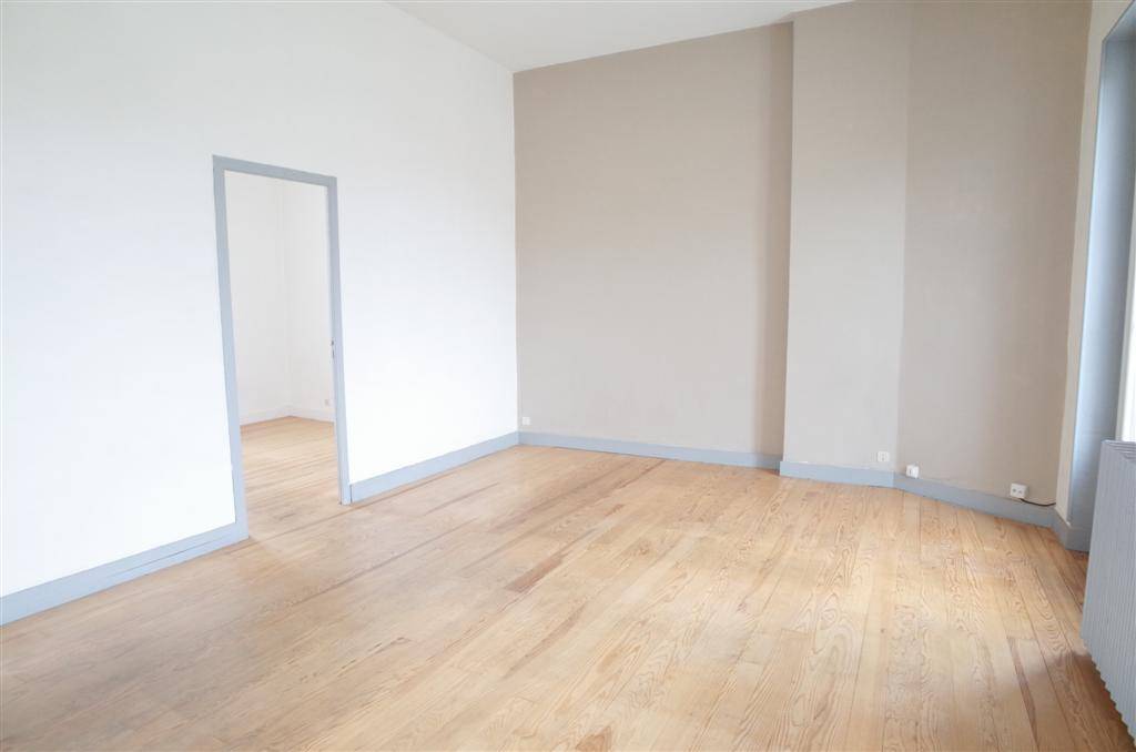 A LOUER BORDEAUX CHARTRONS T2 BIS LUMINEUX