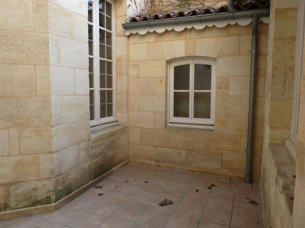 cour pierre à l'italienne