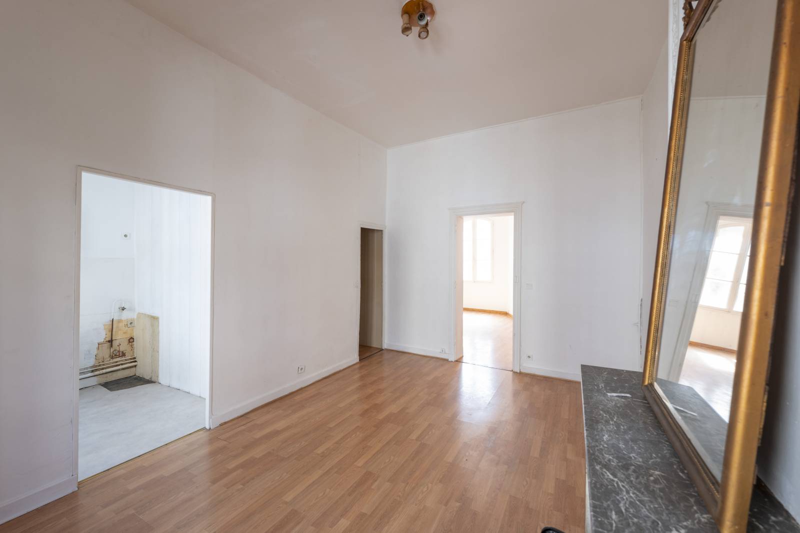 APPARTEMENT A VENDRE A BORDEAUX DANS LE CENTRE VILLE A PROXIMITE TRAMWAYS QUARTIER GAMBETTA