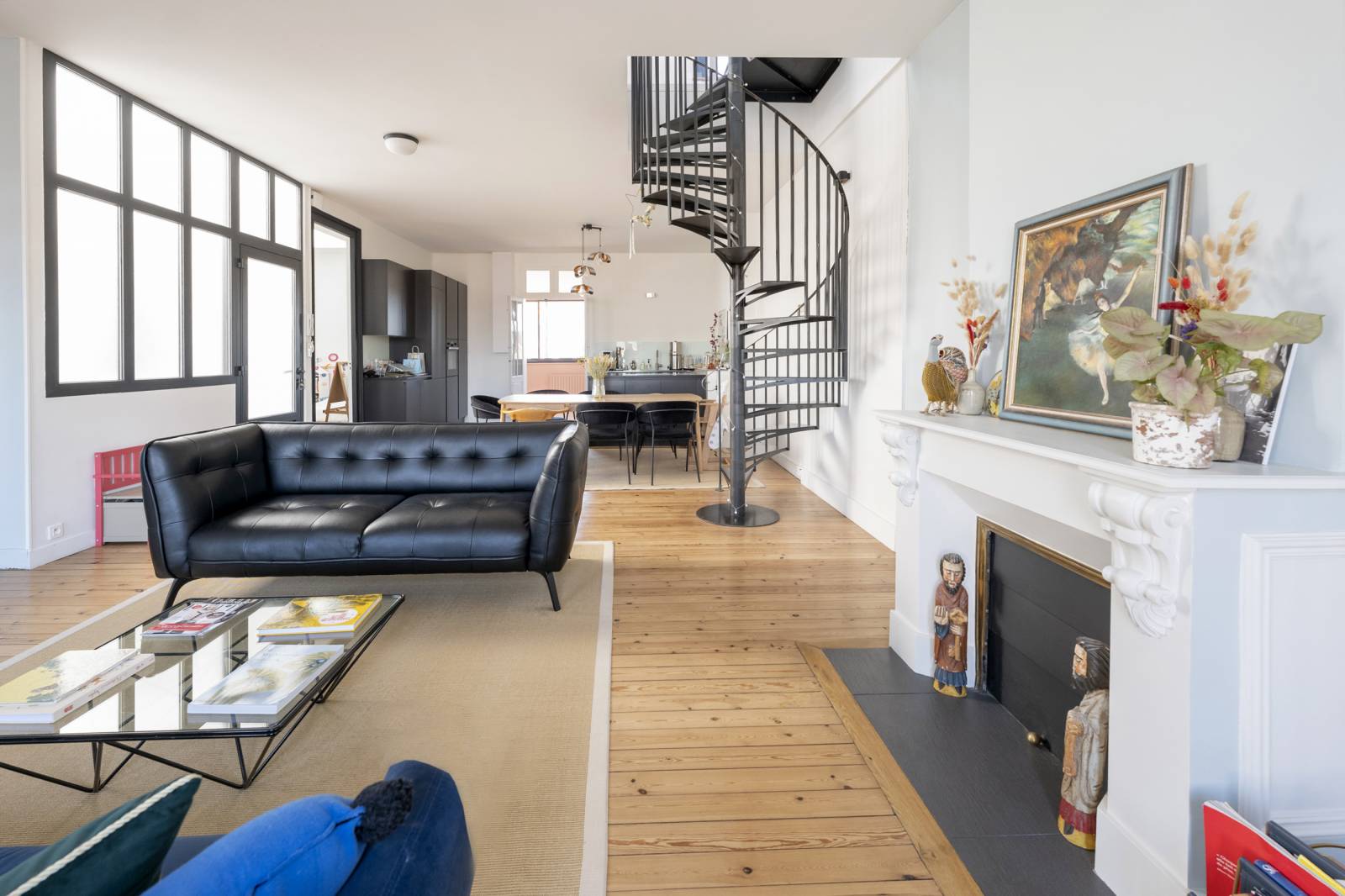 A VENDRE APPARTEMENT BORDEAUX 3 CHAMBRES TERRASSE ANCIEN EN PIERRE