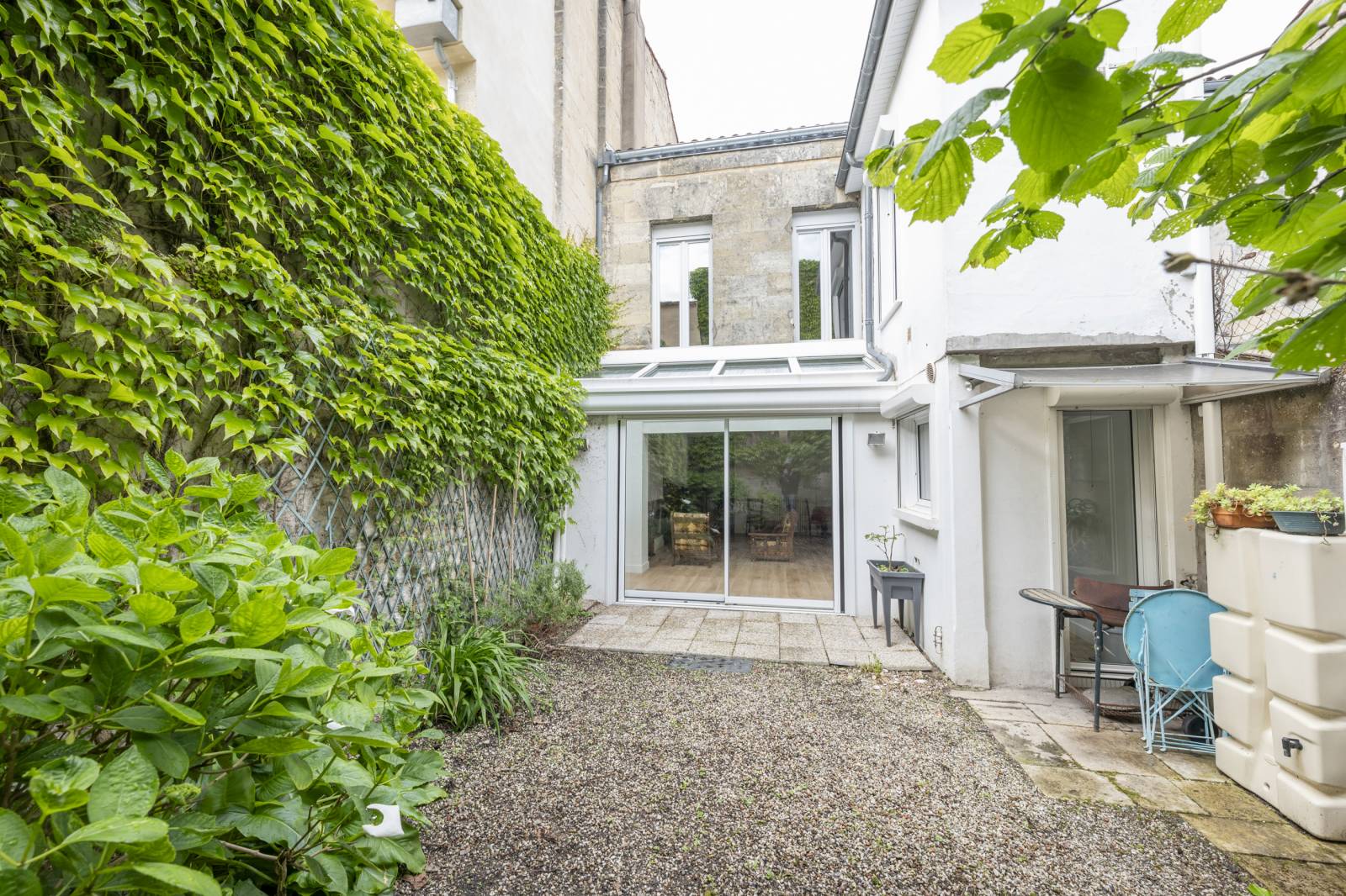 <h5> ECHOPPE AVEC JARDIN 2 CHAMBRES ET 1 BUREAU </h5>