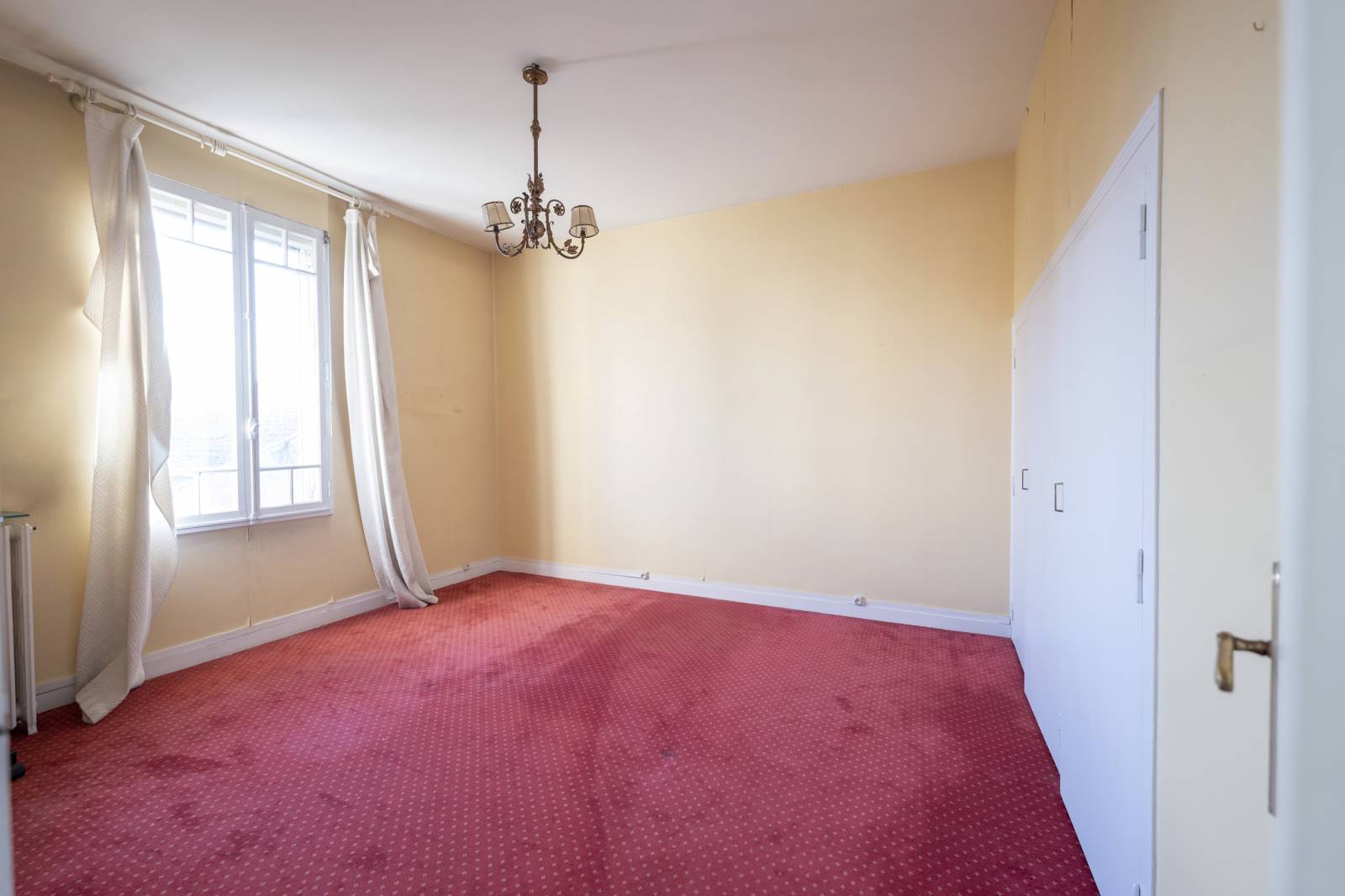 <h10> MAISON EN PIERRE A RENOVER </h10>
