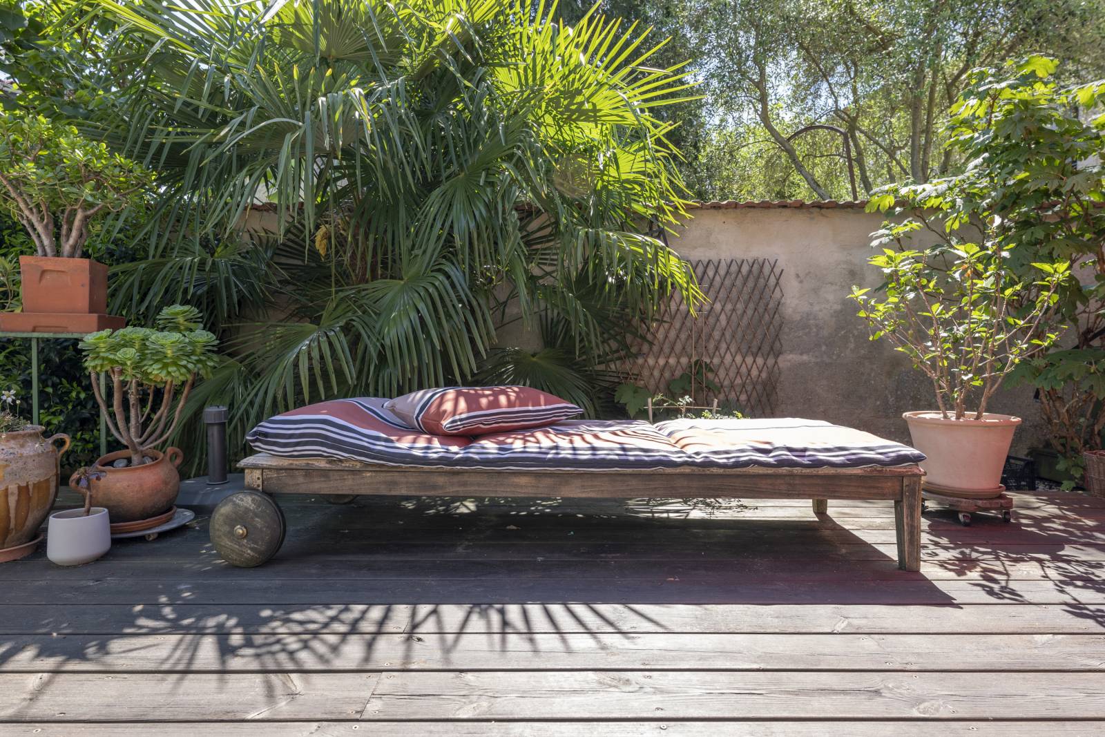 APPARTEMENT 3 CHAMBRES PLAIN PIED TRAVERSANT AVEC BEAU JARDIN BORDEAUX  