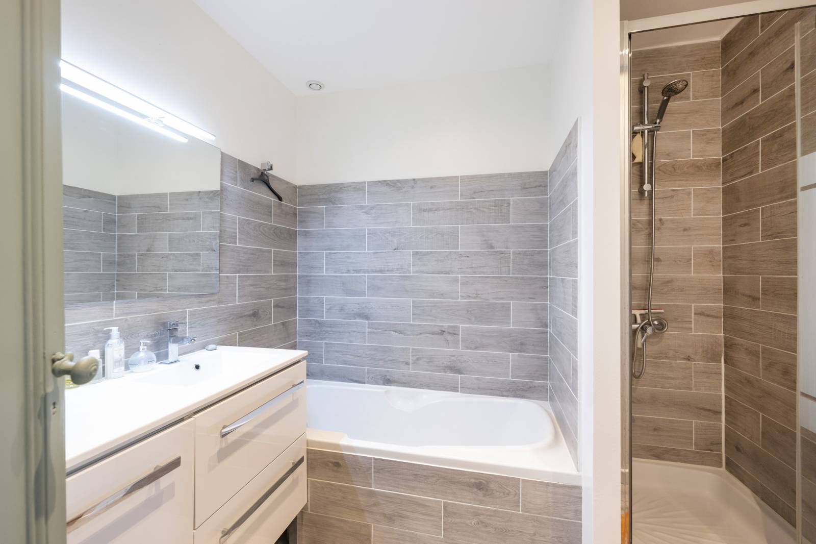 ECHOPPE BORDELAISE BORDEAUX NANSOUTY 5 CHAMBRES, TRES BEAU JARDIN