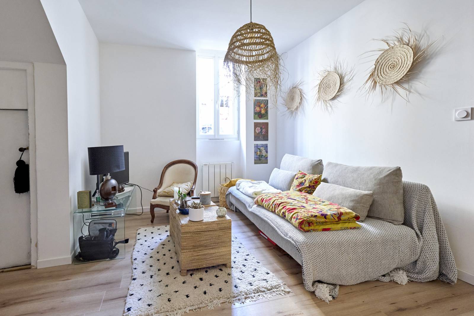 A VENDRE BORDEAUX APPARTEMENT IMMEUBLE EN PIERRE LUMINEUX