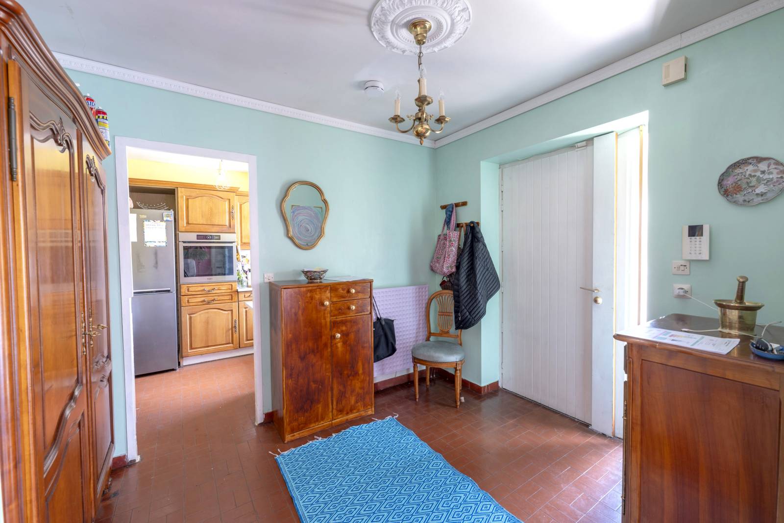 MAISON LUMINEUSE AVEC GARAGE ET JARDIN