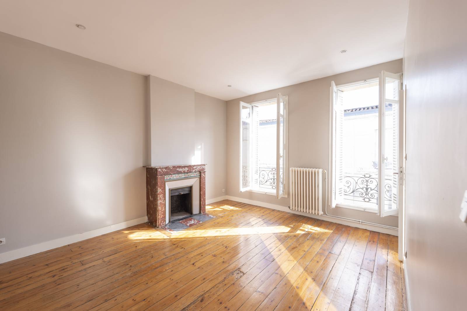 A VENDRE MAISON EN PIERRE QUARTIER SAINT SEURIN CROIX BLANCHE