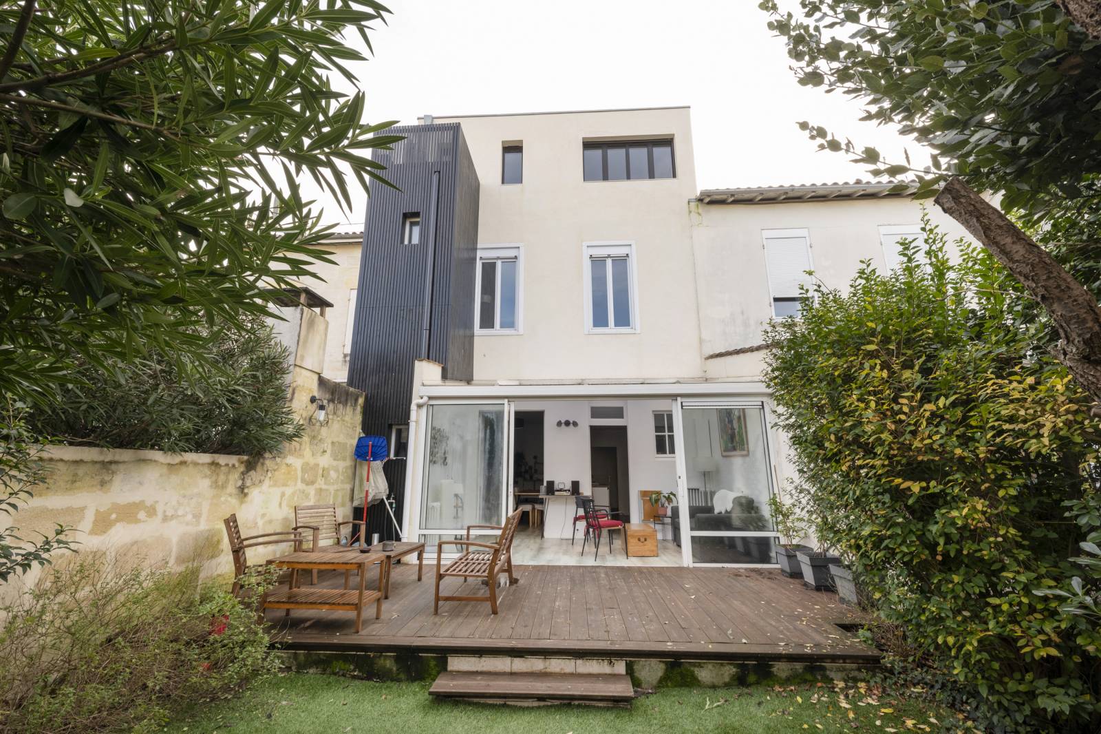 Maison en peirre 3 niveaux, 166m² 4 chambres, jardin 170m² piscine garage quartier St Bruno Bordeaux