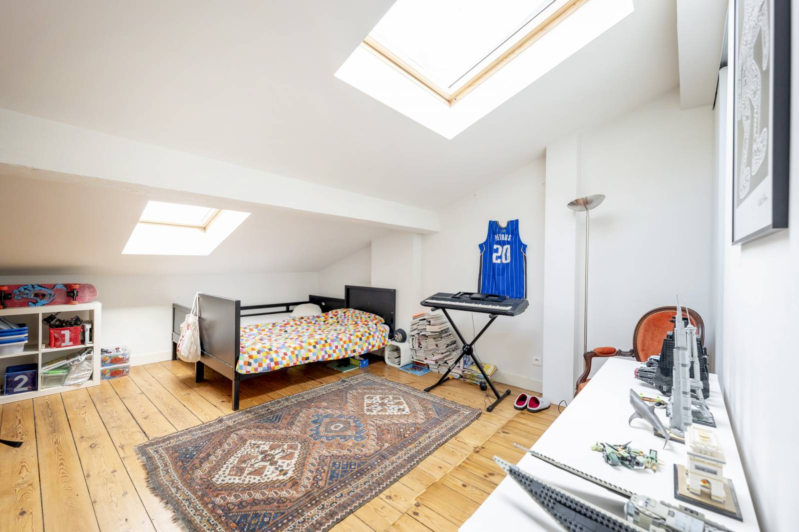 DEUX  MAISONS - UN JARDIN UNE PISCINE BORDEAUX SAINT-GENES BARR. de PESSAC  / ORNANO