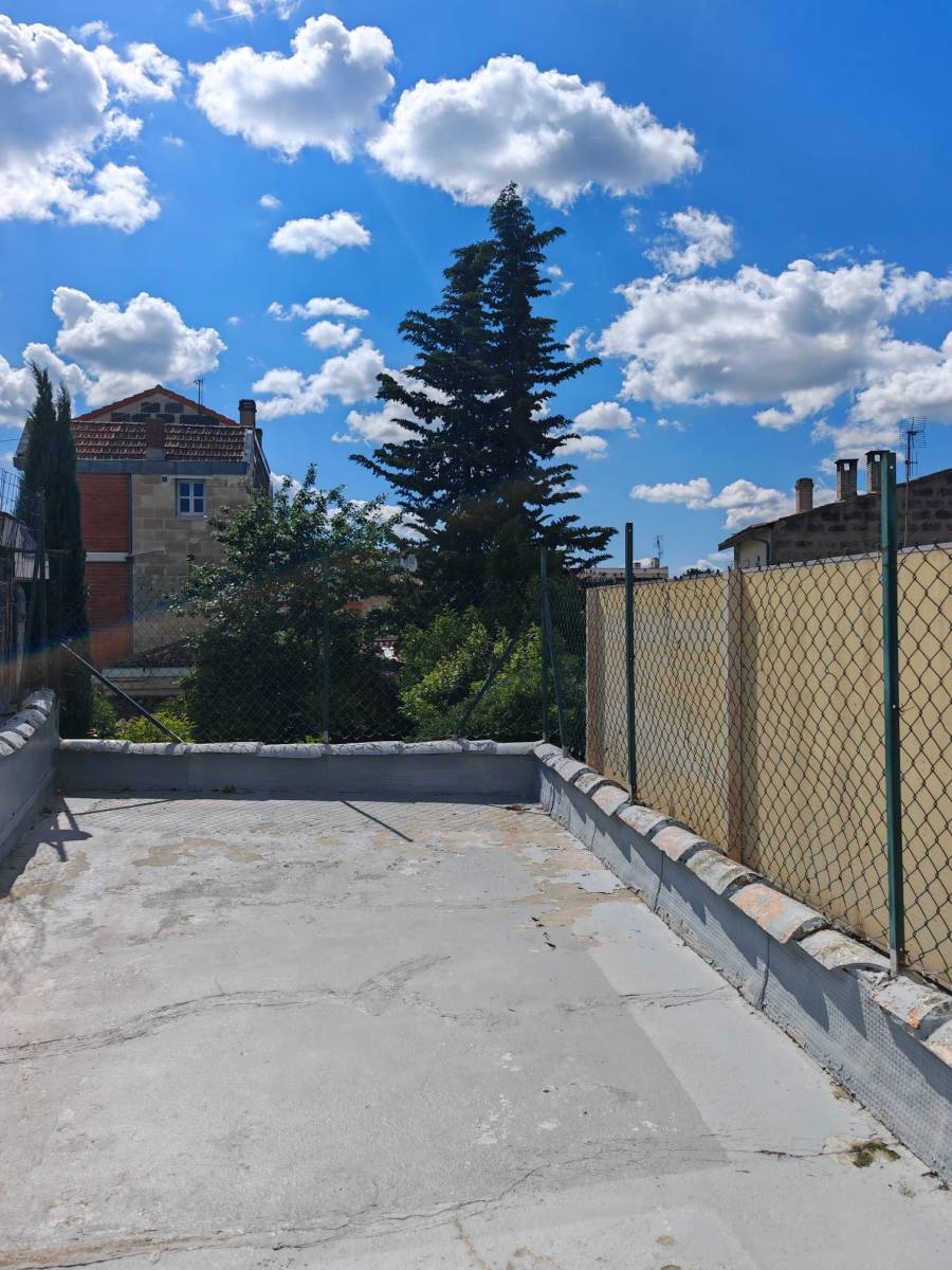 Location local commercial Quais de Bordeaux