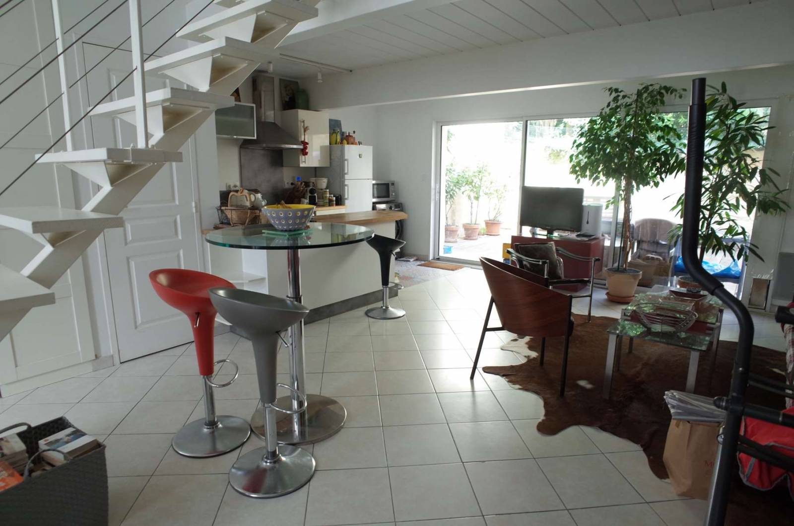 A LOUER MAISON AVEC CUISINE AMERICAINE LUMINEUSE