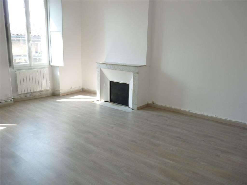 A LOUER BORDEAUX SAINT SEURIN GRAND STUDIO