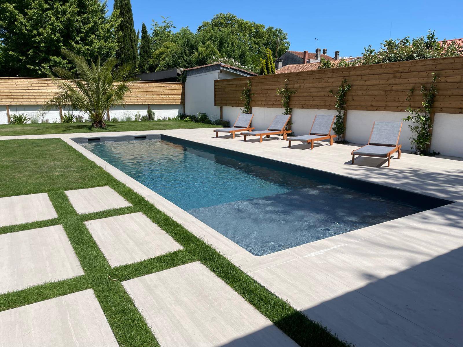 LE BOUSCAT A VENDRE MAISON 5 CHAMBRES AVEC GARAGE GRAND JARDIN 400m² AVEC PISCINE