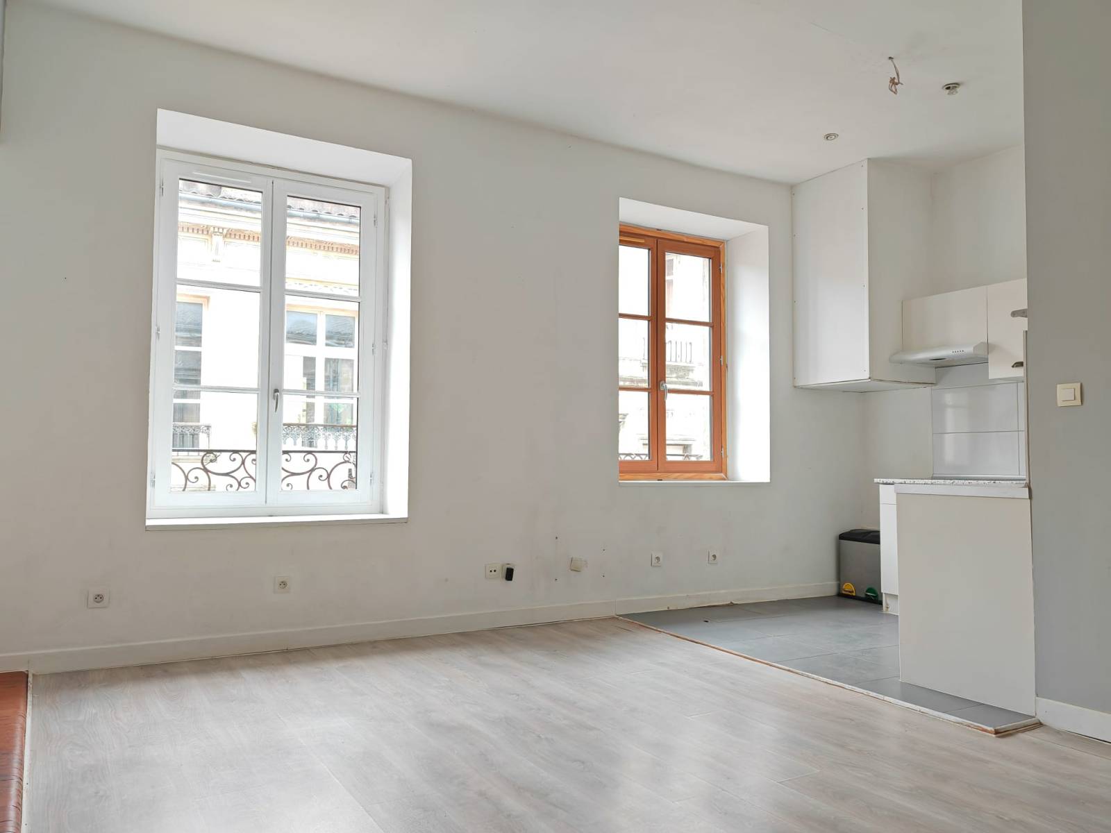 T2 LUMINEUX PEY BERLAND